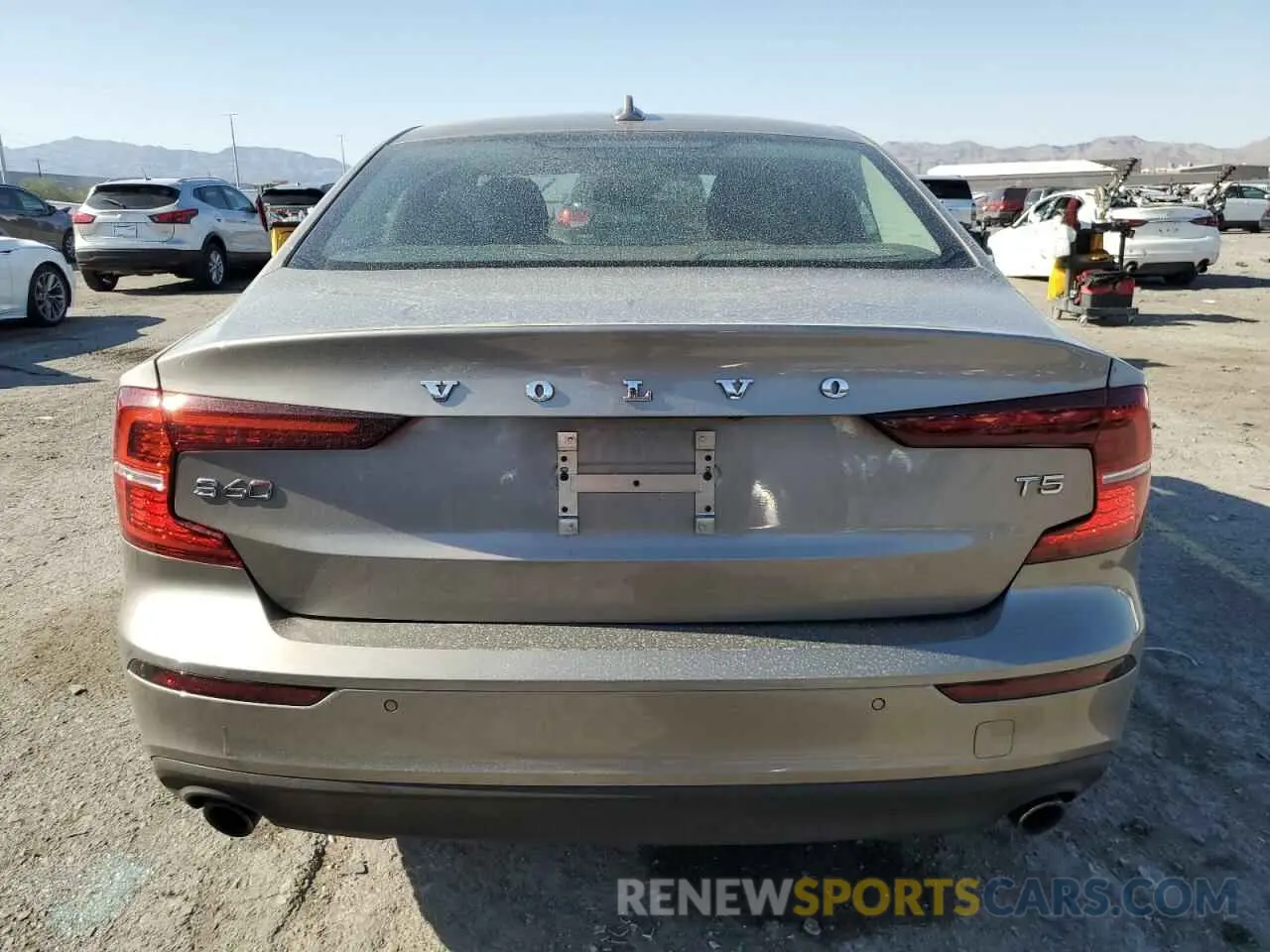 6 fotografías del automóvil dañado 7JR102FK1KG003929 VOLVO S60 2019