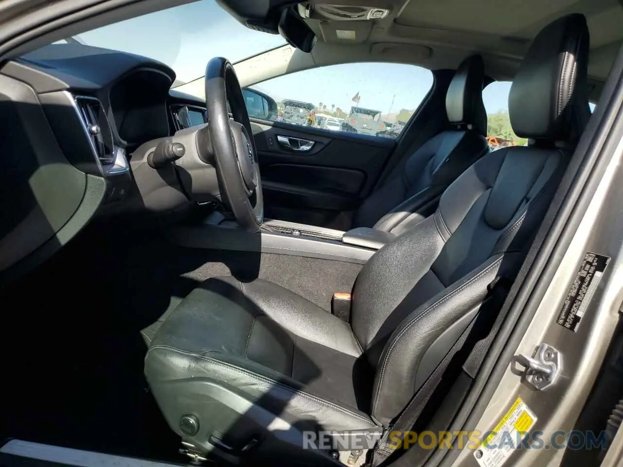 7 fotografías del automóvil dañado 7JR102FK1KG003929 VOLVO S60 2019