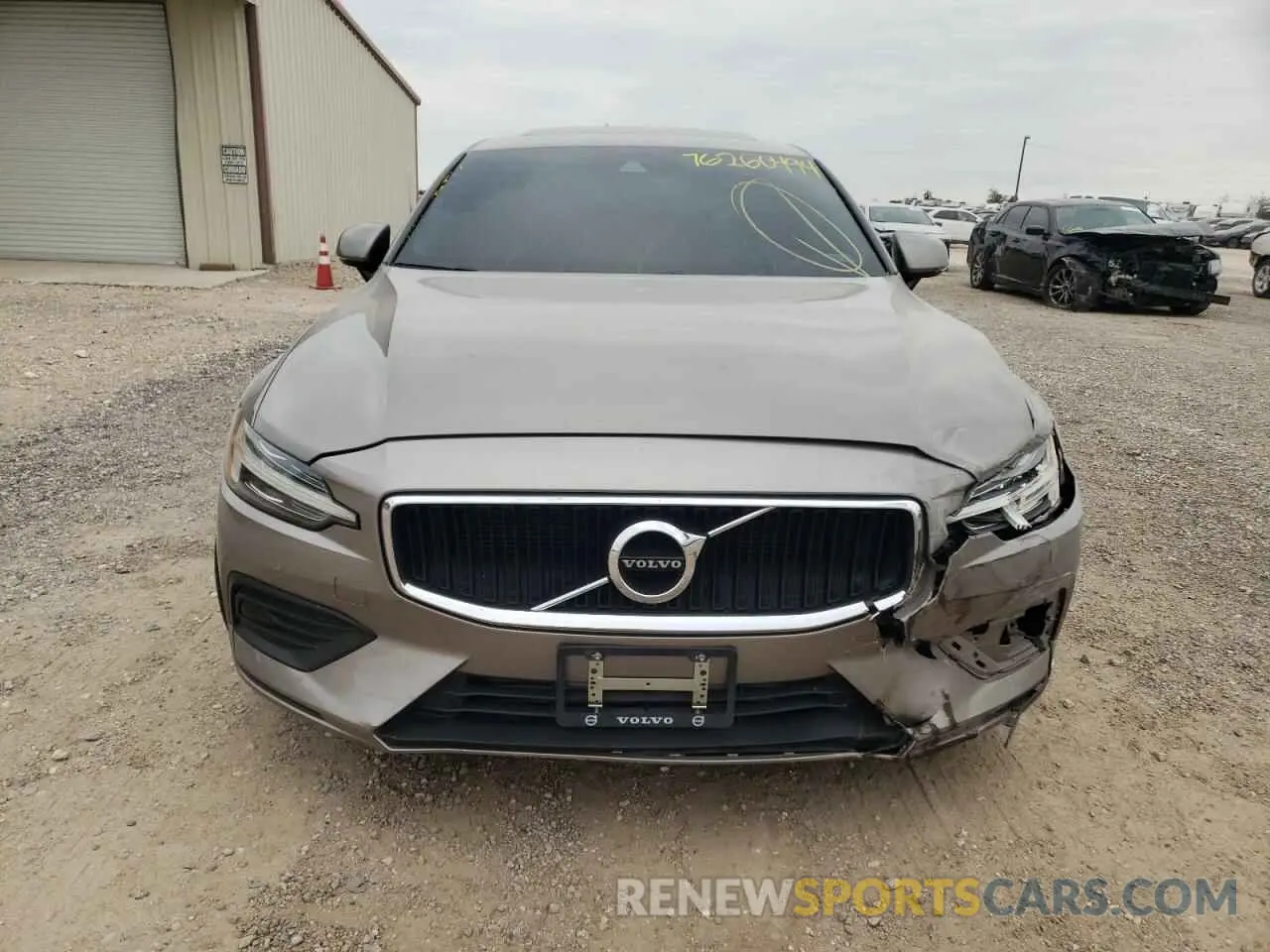 5 fotografías del automóvil dañado 7JR102FK1KG009665 VOLVO S60 2019