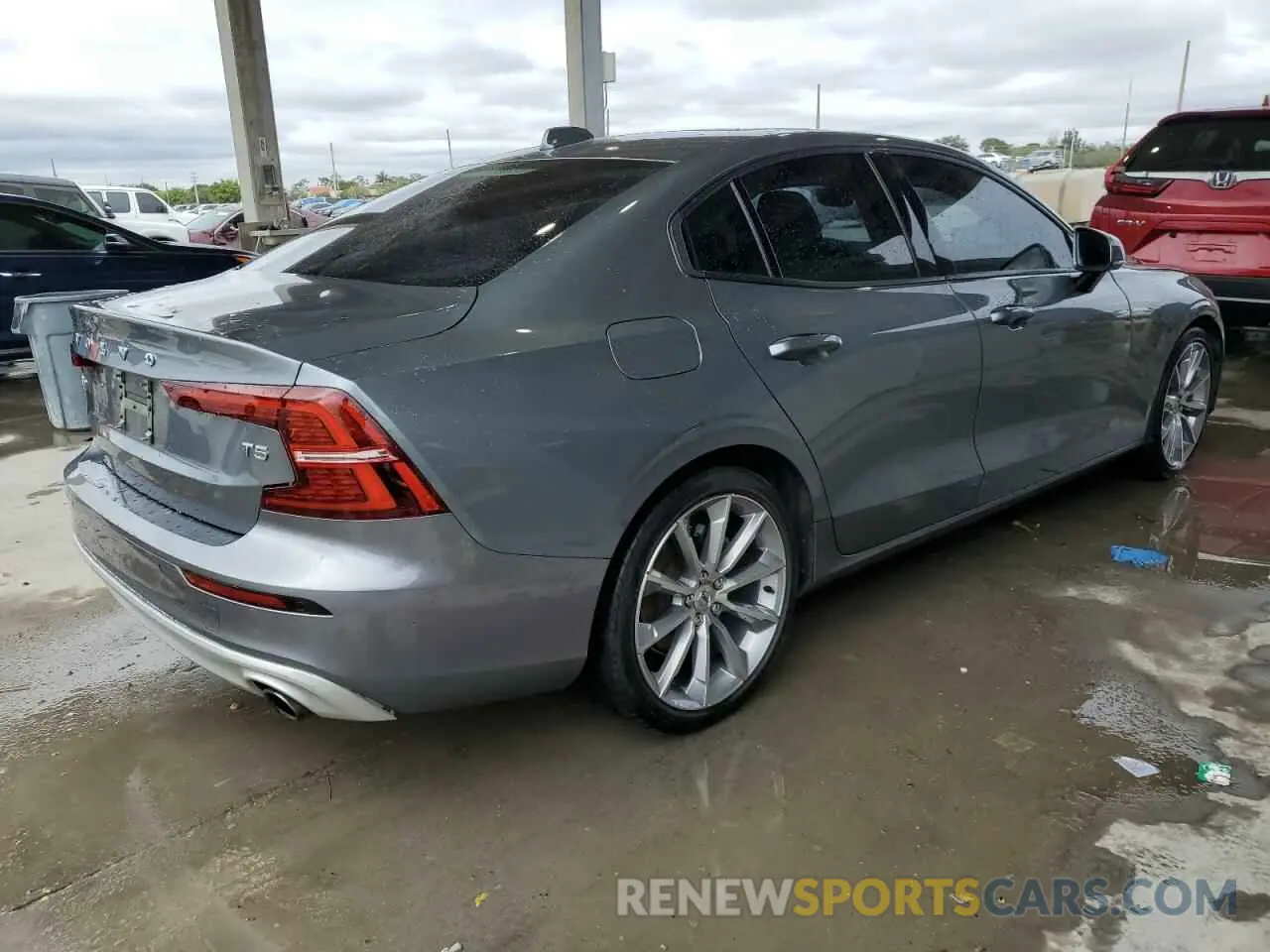 3 fotografías del automóvil dañado 7JR102FK3KG003852 VOLVO S60 2019