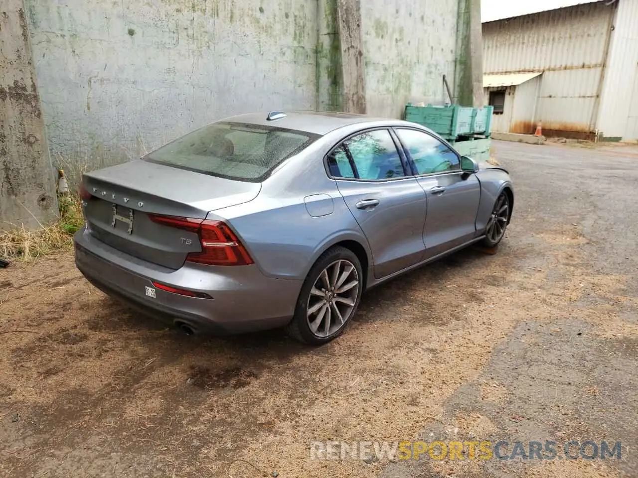 4 fotografías del automóvil dañado 7JR102FK8KG006486 VOLVO S60 2019