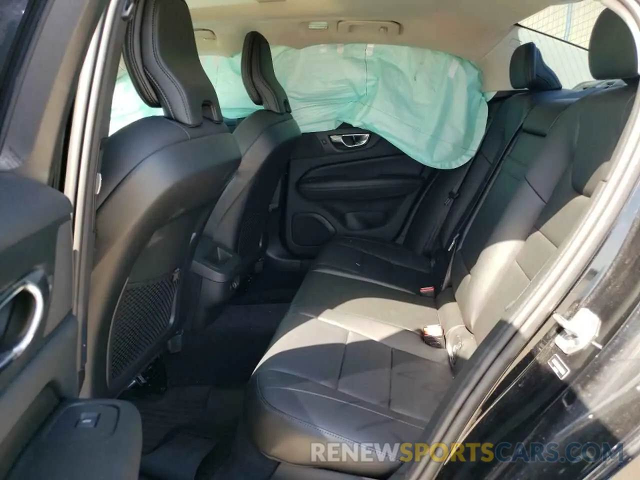 6 fotografías del automóvil dañado 7JR102FK8KG008688 VOLVO S60 2019