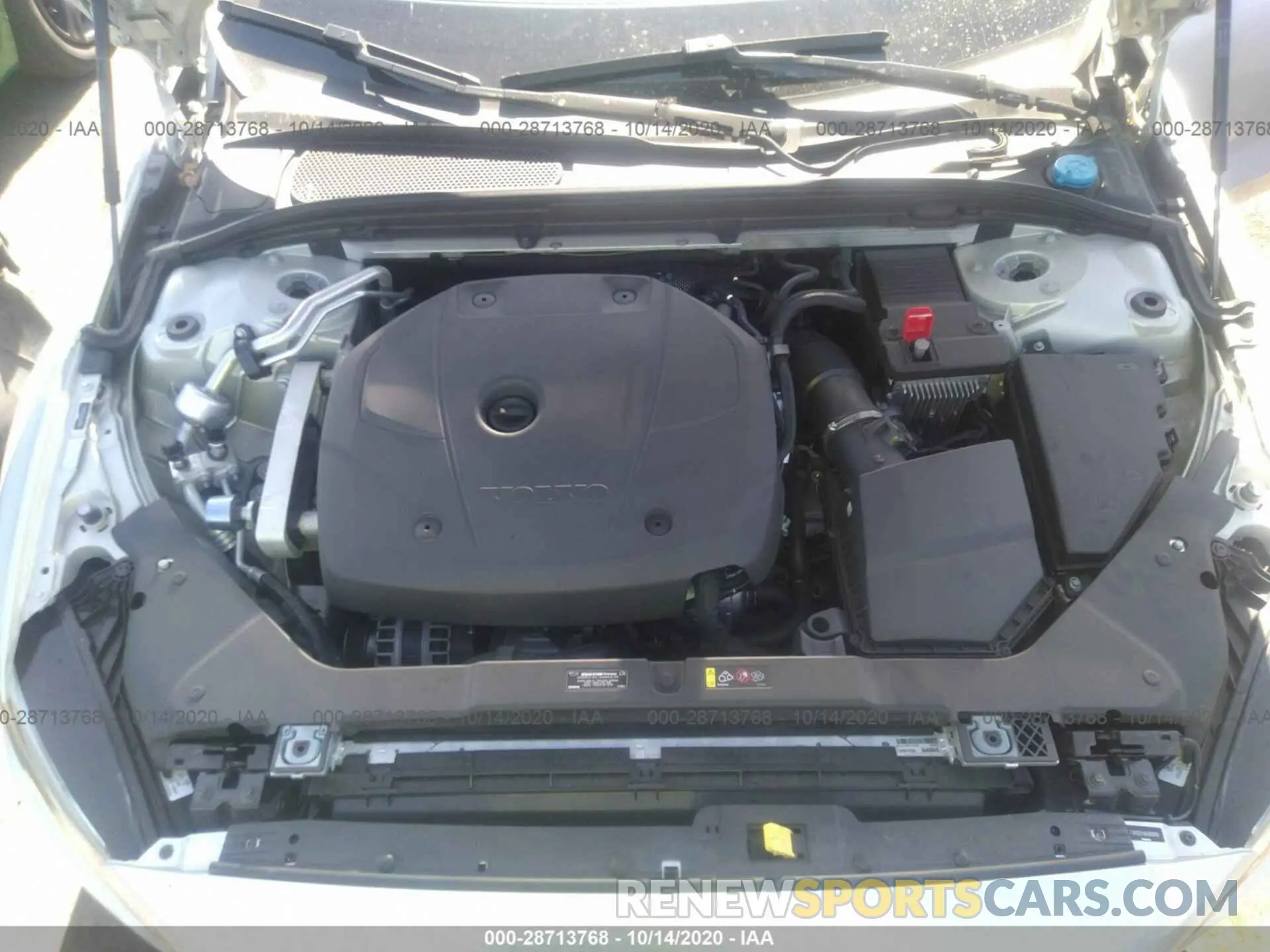 10 fotografías del automóvil dañado 7JR102FKXKG000818 VOLVO S60 2019