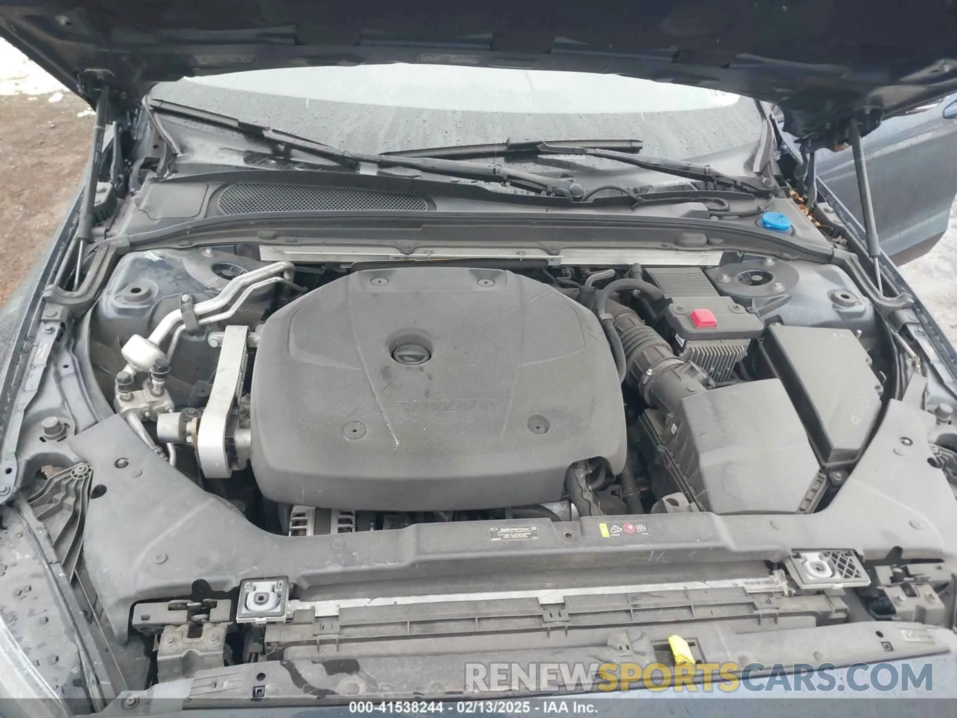 10 fotografías del automóvil dañado 7JRA22TK1KG014749 VOLVO S60 2019