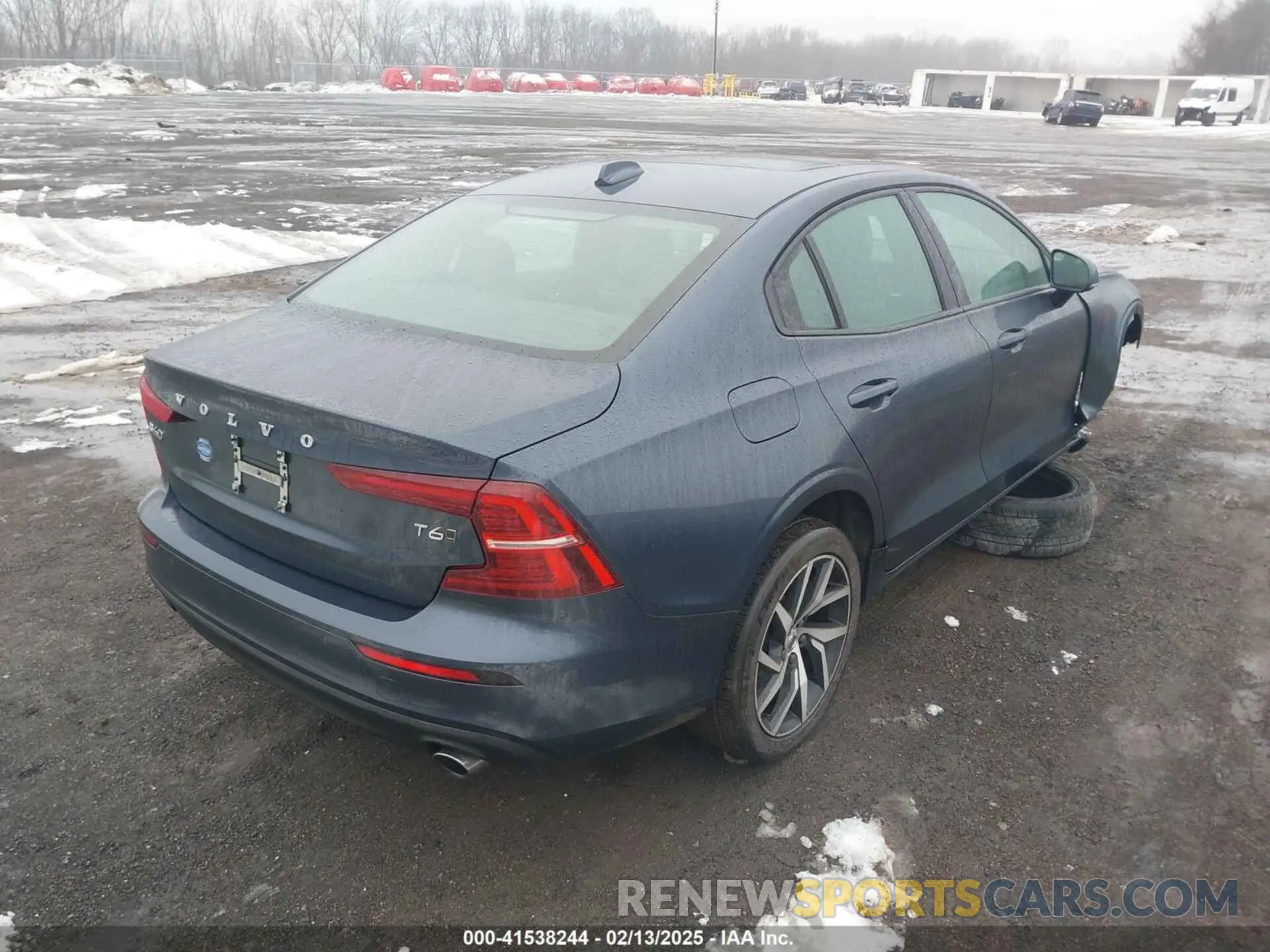 4 fotografías del automóvil dañado 7JRA22TK1KG014749 VOLVO S60 2019