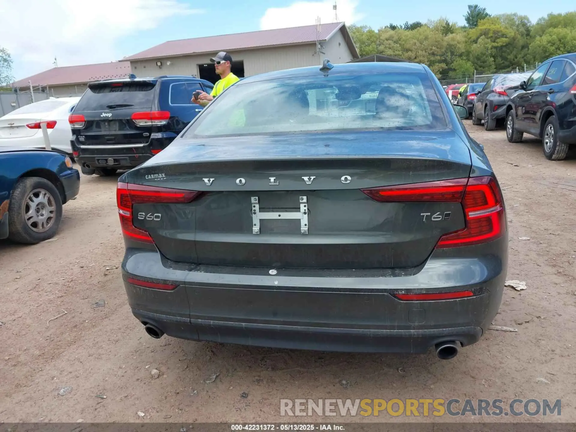 16 fotografías del automóvil dañado 7JRA22TK1KG018249 VOLVO S60 2019