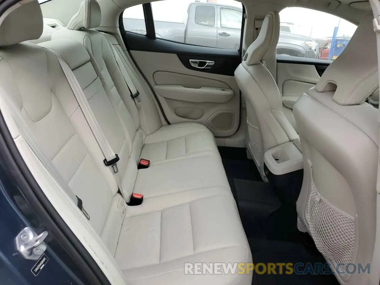 10 fotografías del automóvil dañado 7JRA22TK4KG004975 VOLVO S60 2019