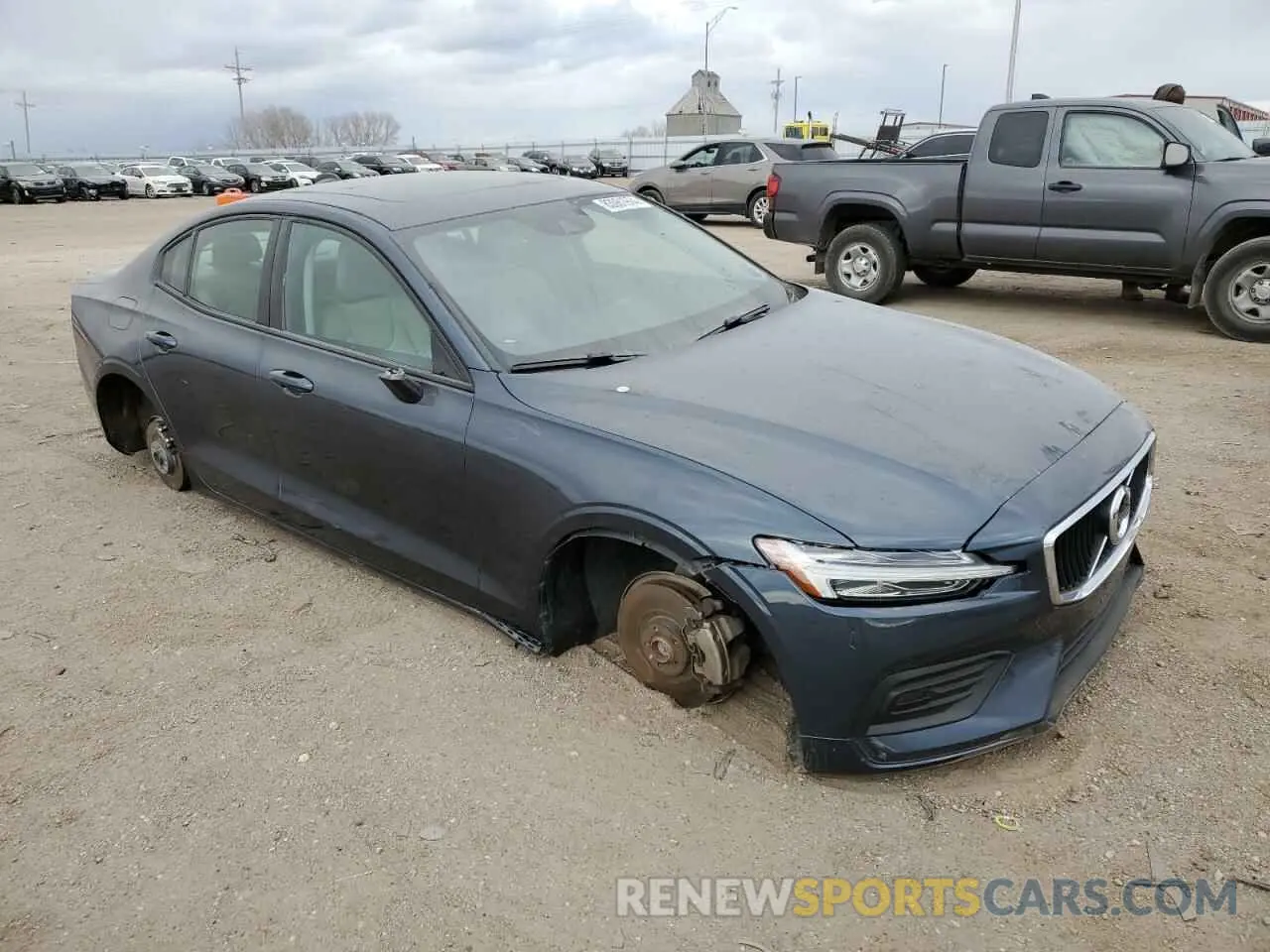 4 fotografías del automóvil dañado 7JRA22TK4KG004975 VOLVO S60 2019