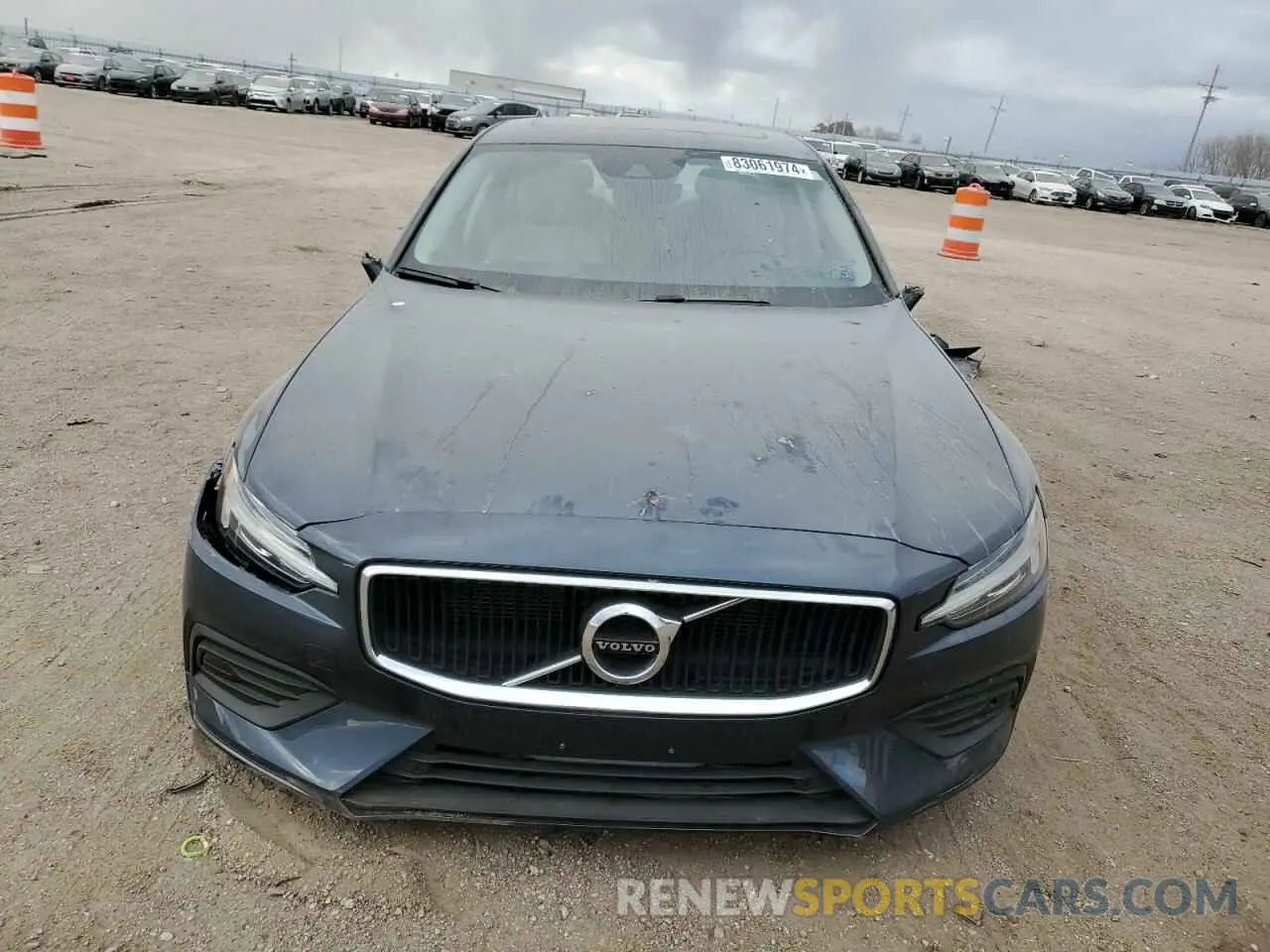 5 fotografías del automóvil dañado 7JRA22TK4KG004975 VOLVO S60 2019