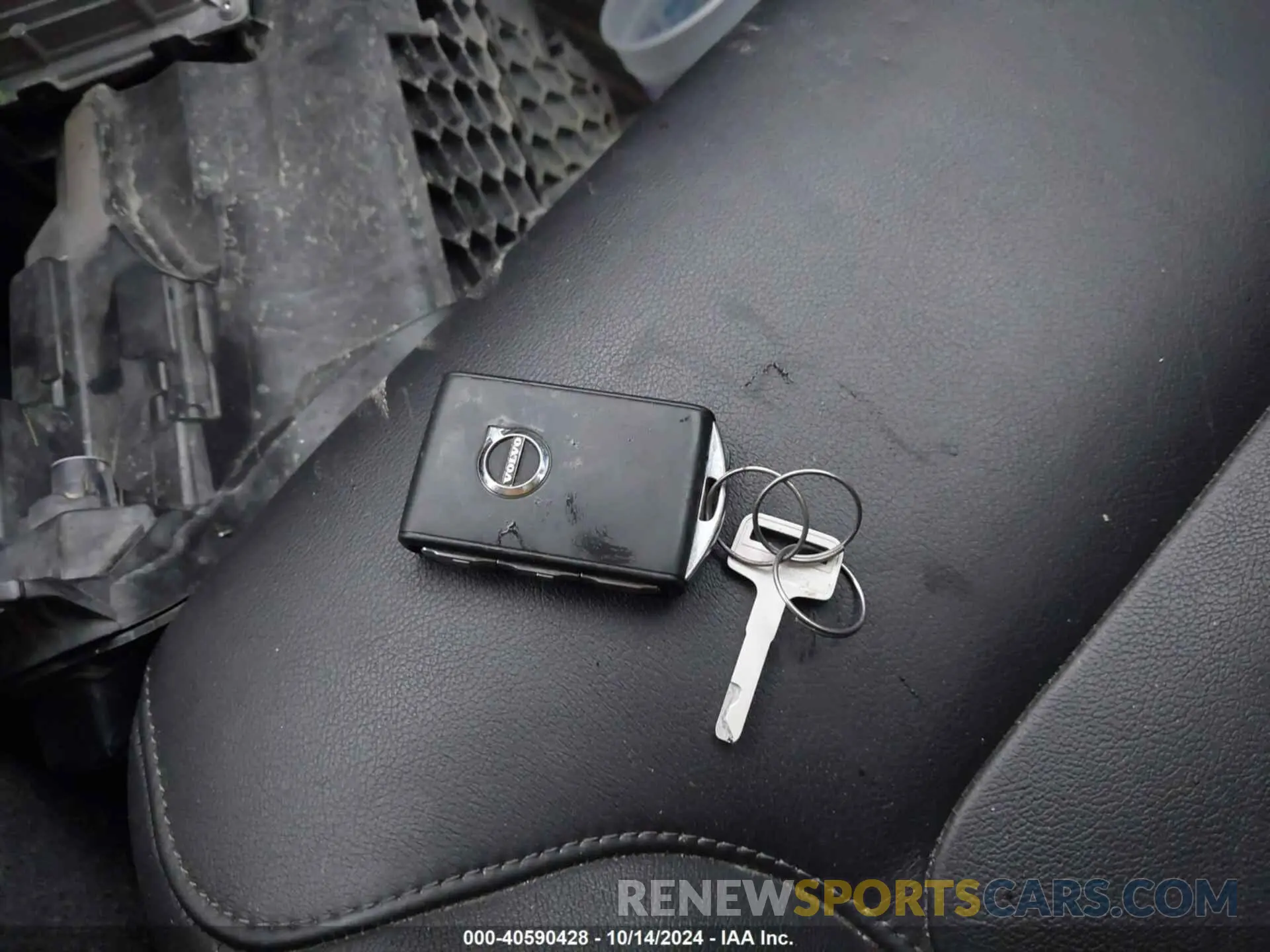 11 fotografías del automóvil dañado 7JRA22TK4KG006287 VOLVO S60 2019