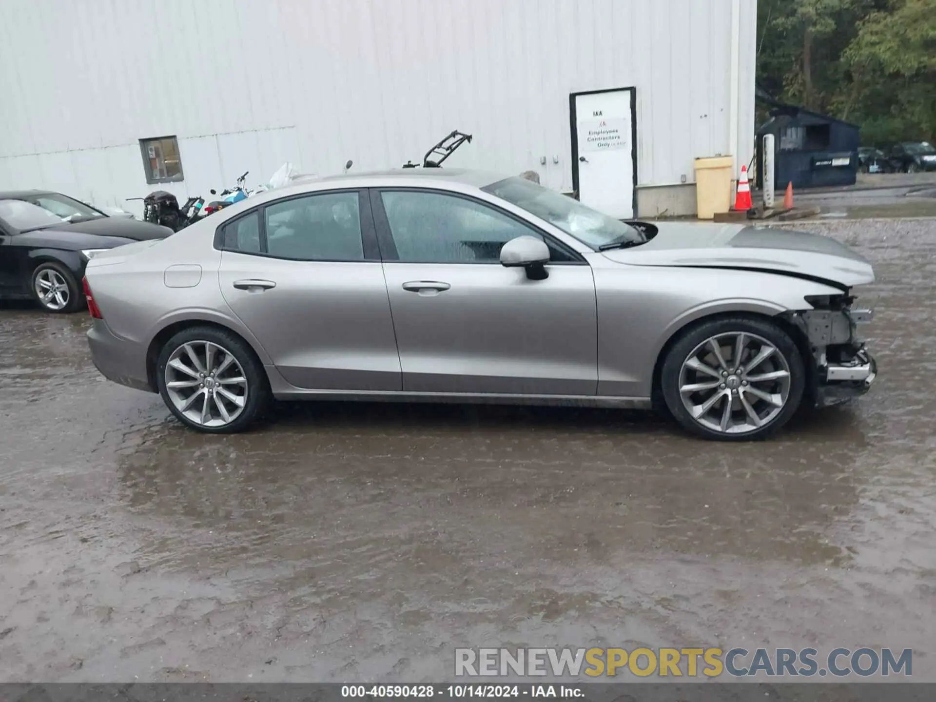13 fotografías del automóvil dañado 7JRA22TK4KG006287 VOLVO S60 2019
