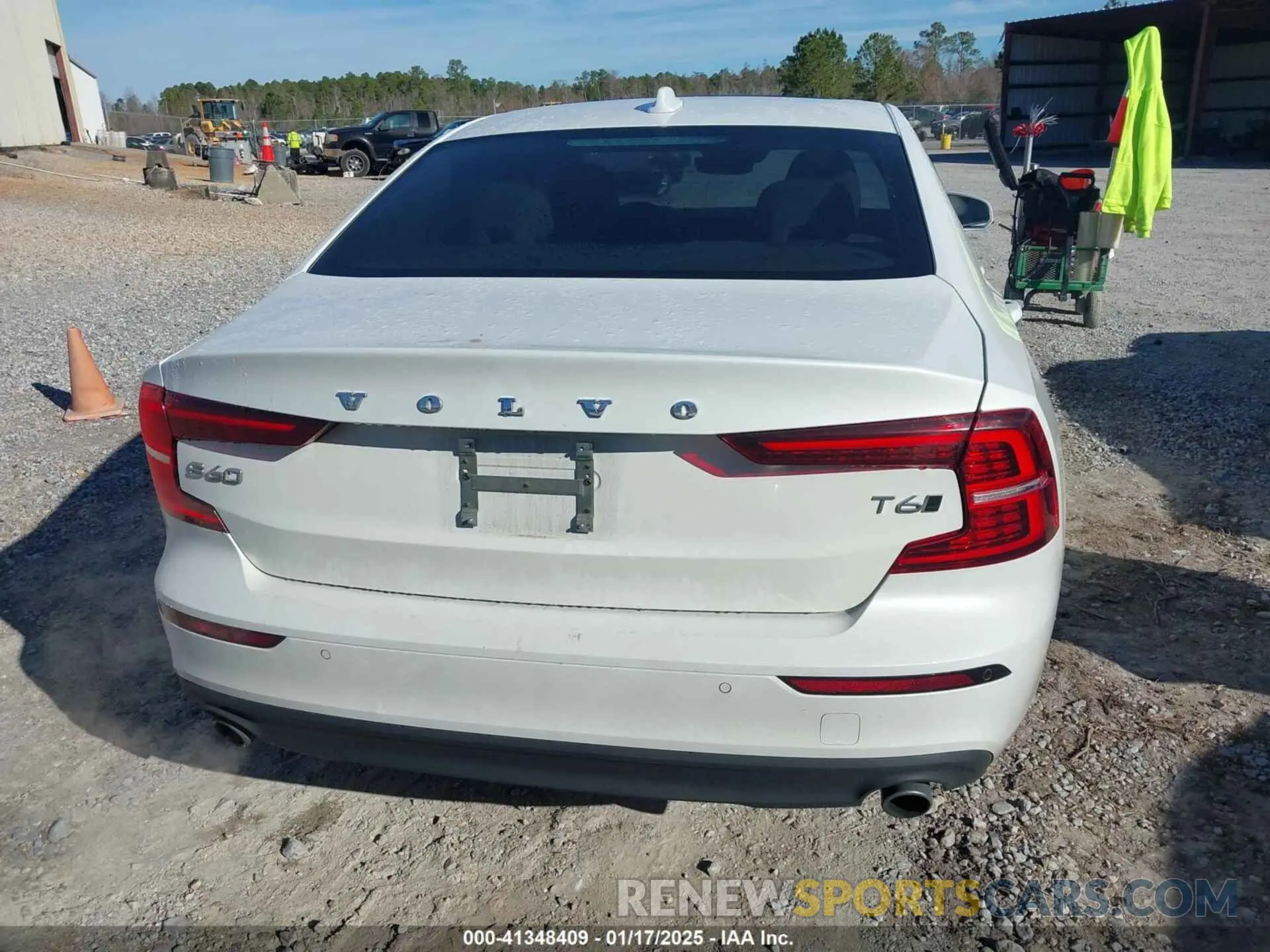 16 fotografías del automóvil dañado 7JRA22TK4KG007617 VOLVO S60 2019