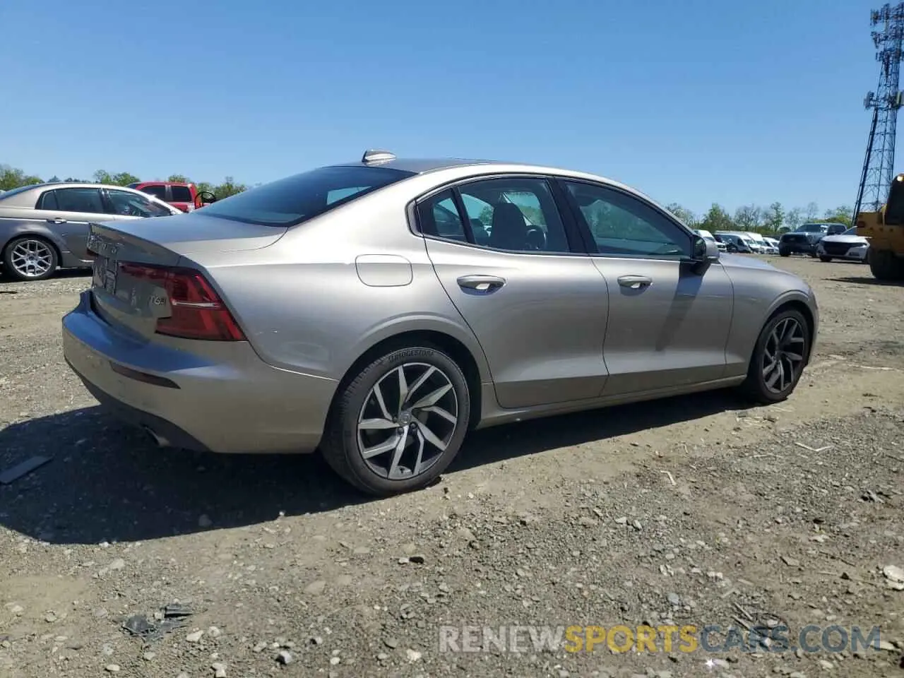 3 fotografías del automóvil dañado 7JRA22TK6KG002919 VOLVO S60 2019