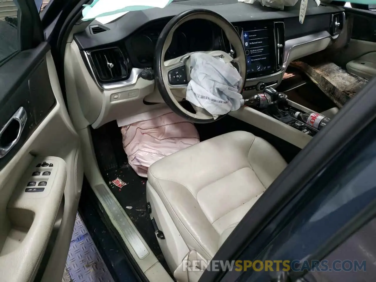 8 fotografías del automóvil dañado 7JRA22TK6KG015668 VOLVO S60 2019
