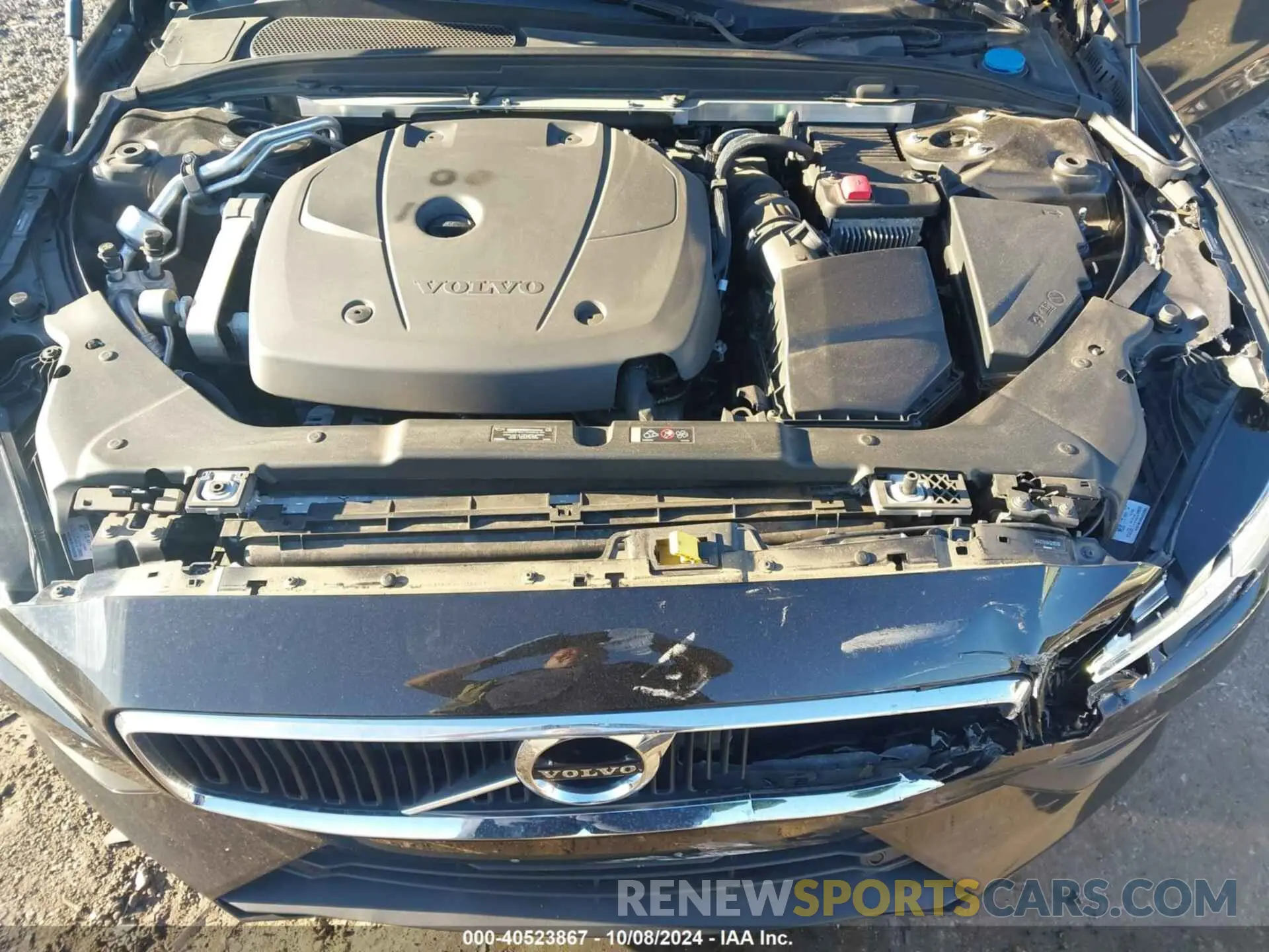 10 fotografías del automóvil dañado 7JRA22TK6KG016500 VOLVO S60 2019