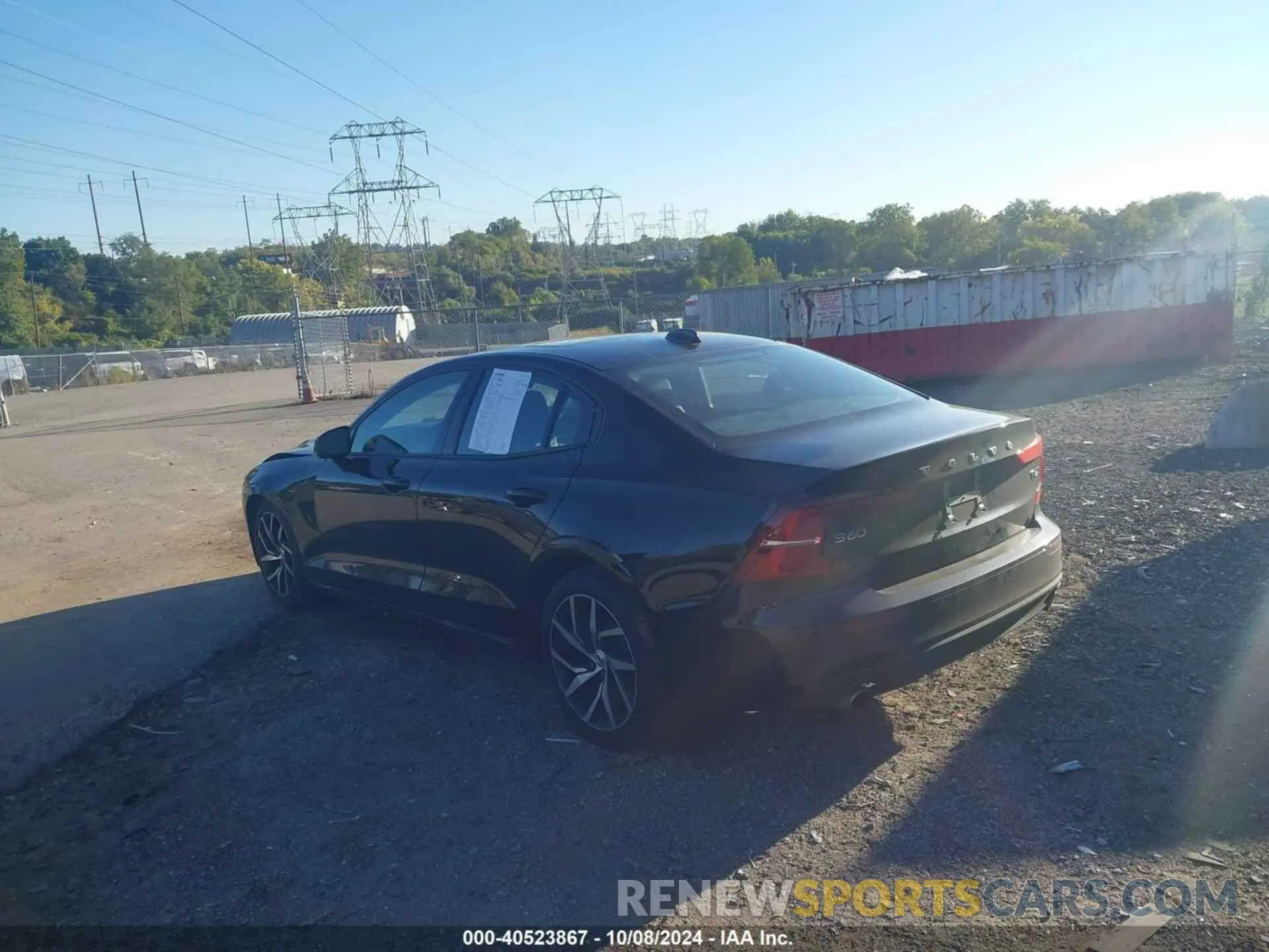 3 fotografías del automóvil dañado 7JRA22TK6KG016500 VOLVO S60 2019