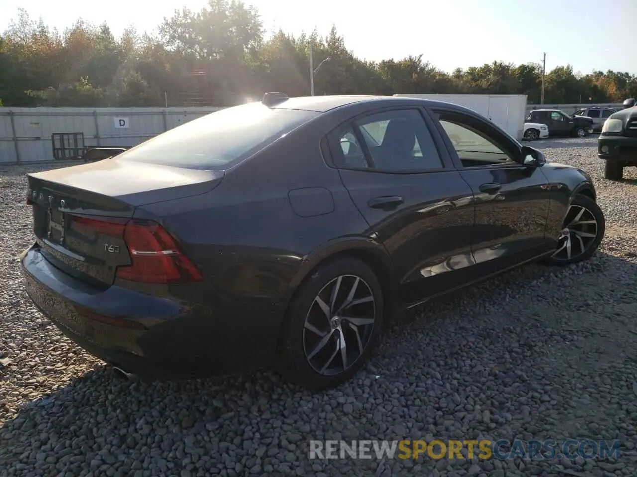 4 fotografías del automóvil dañado 7JRA22TK9KG008911 VOLVO S60 2019