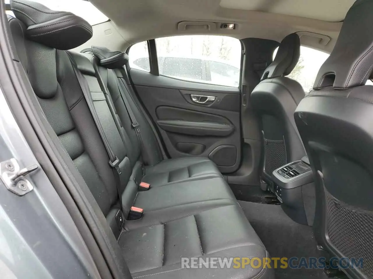 10 fotografías del automóvil dañado 7JRA22TKXKG000543 VOLVO S60 2019