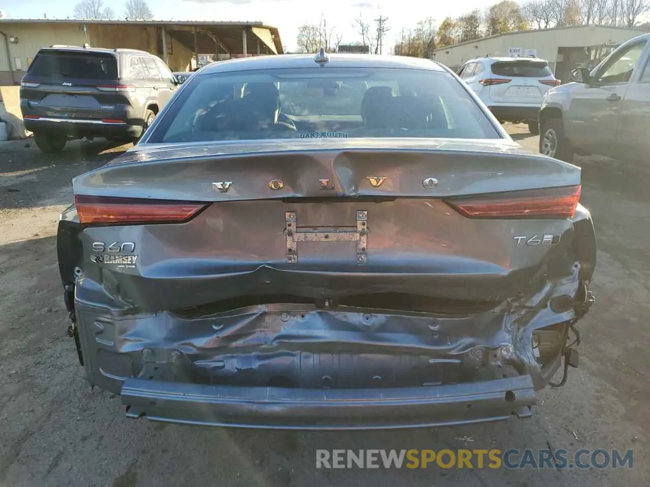 6 fotografías del automóvil dañado 7JRA22TL0KG001810 VOLVO S60 2019
