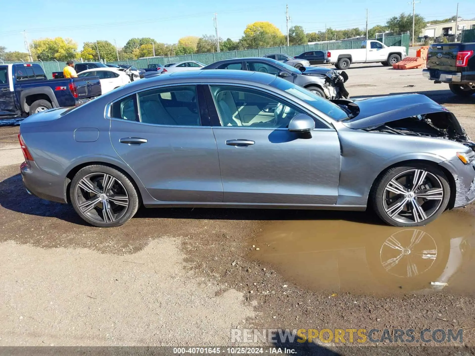 13 fotografías del automóvil dañado 7JRA22TL3KG007195 VOLVO S60 2019