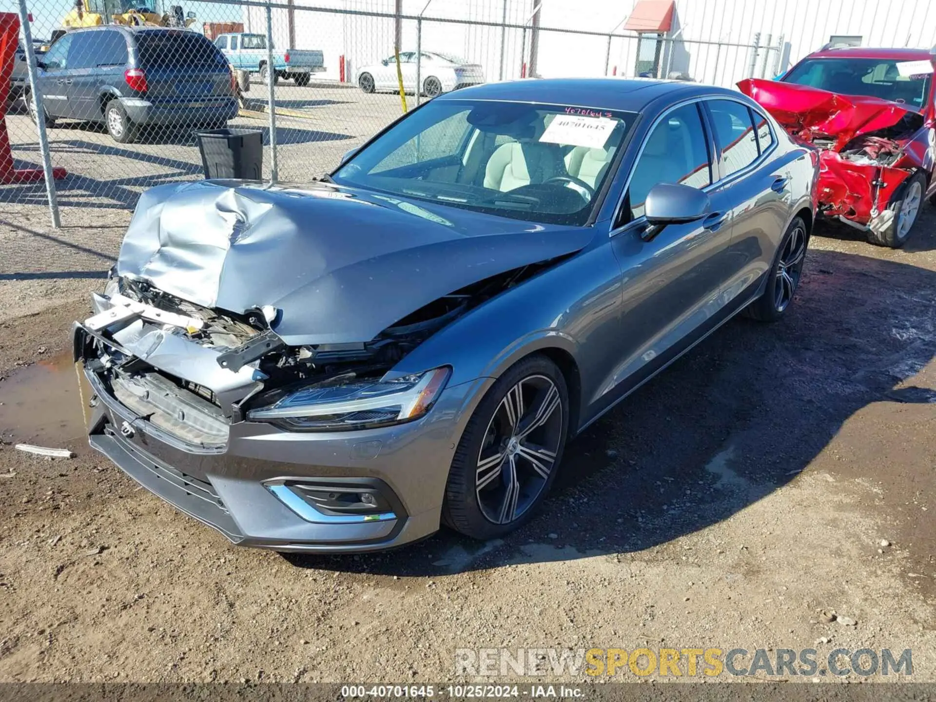2 fotografías del automóvil dañado 7JRA22TL3KG007195 VOLVO S60 2019
