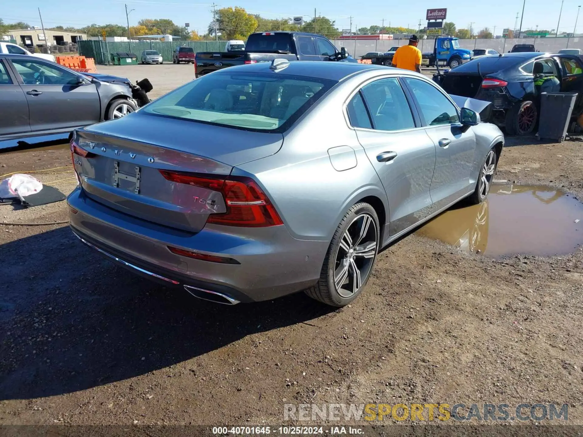 4 fotografías del automóvil dañado 7JRA22TL3KG007195 VOLVO S60 2019
