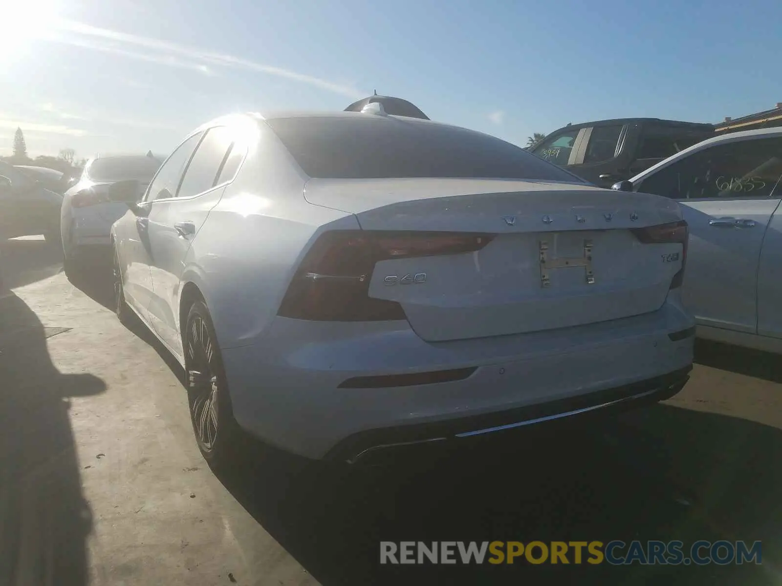 3 fotografías del automóvil dañado 7JRA22TL4KG010476 VOLVO S60 2019
