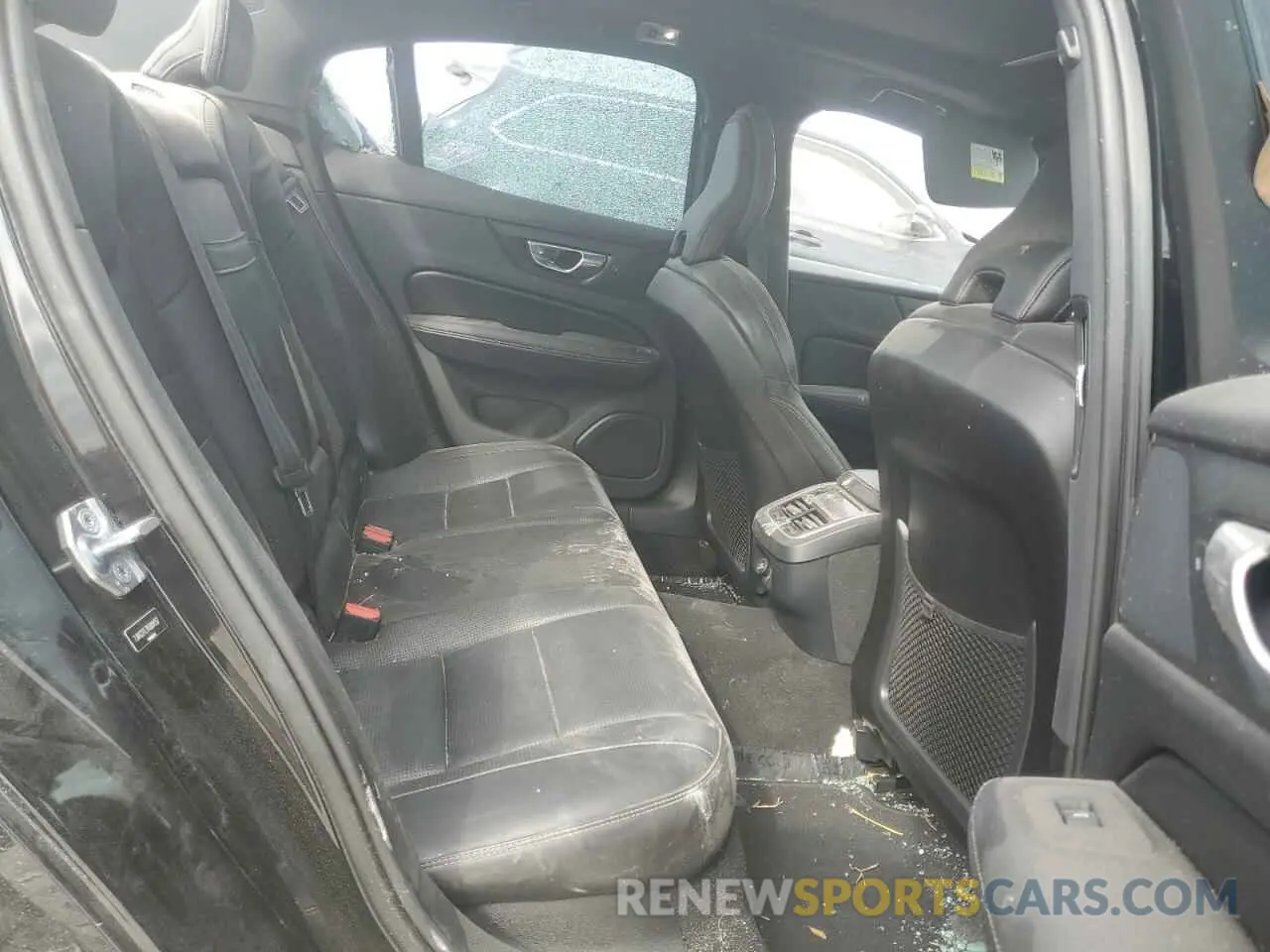 10 fotografías del automóvil dañado 7JRA22TL7KG004557 VOLVO S60 2019