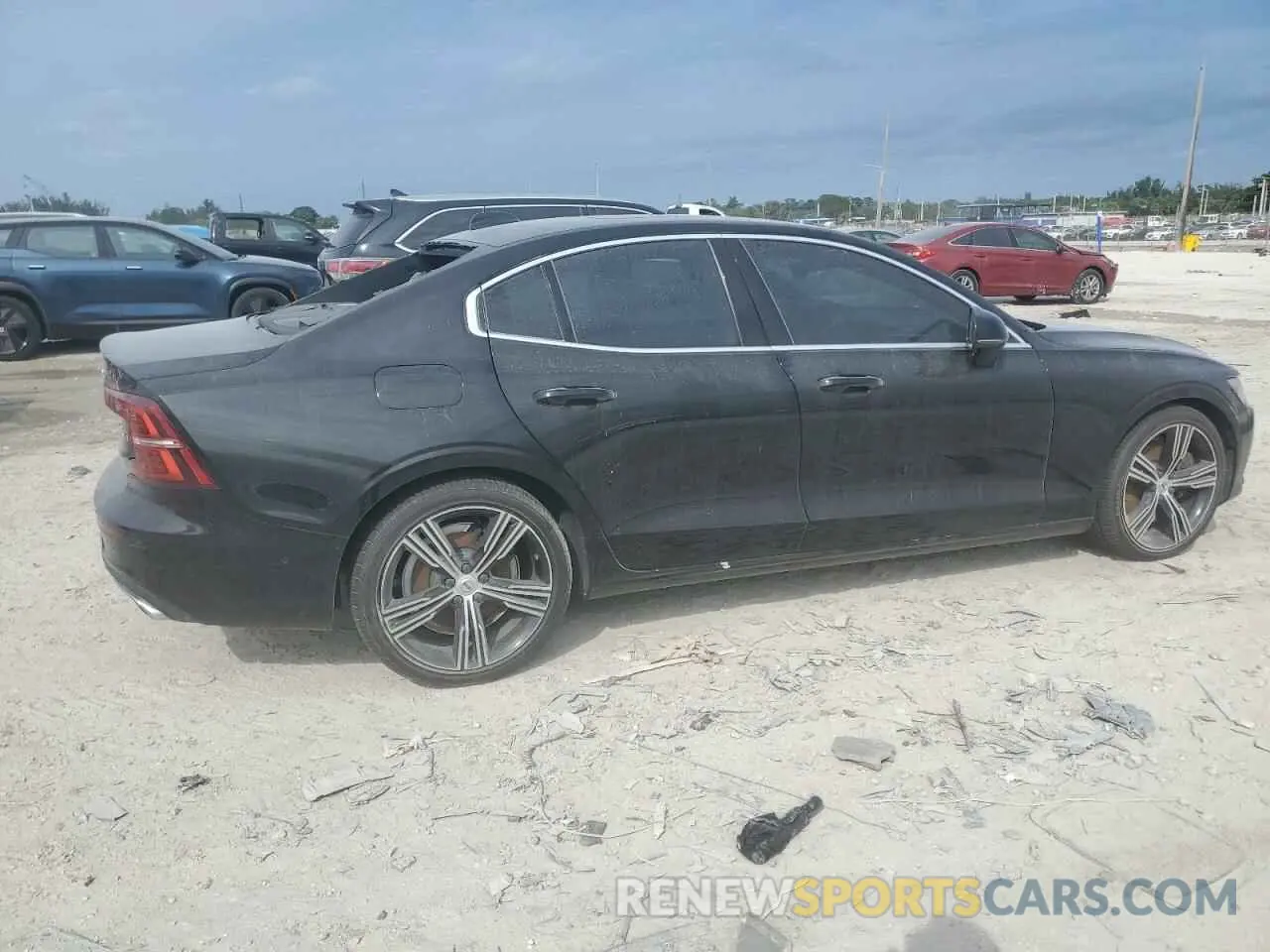 3 fotografías del automóvil dañado 7JRA22TL7KG004557 VOLVO S60 2019