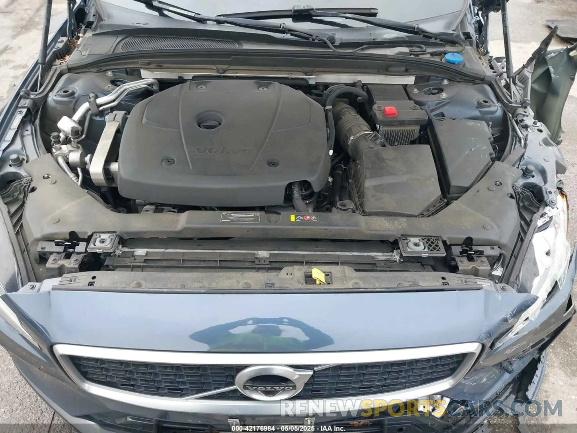 10 fotografías del automóvil dañado 7JRA22TM1KG005468 VOLVO S60 2019