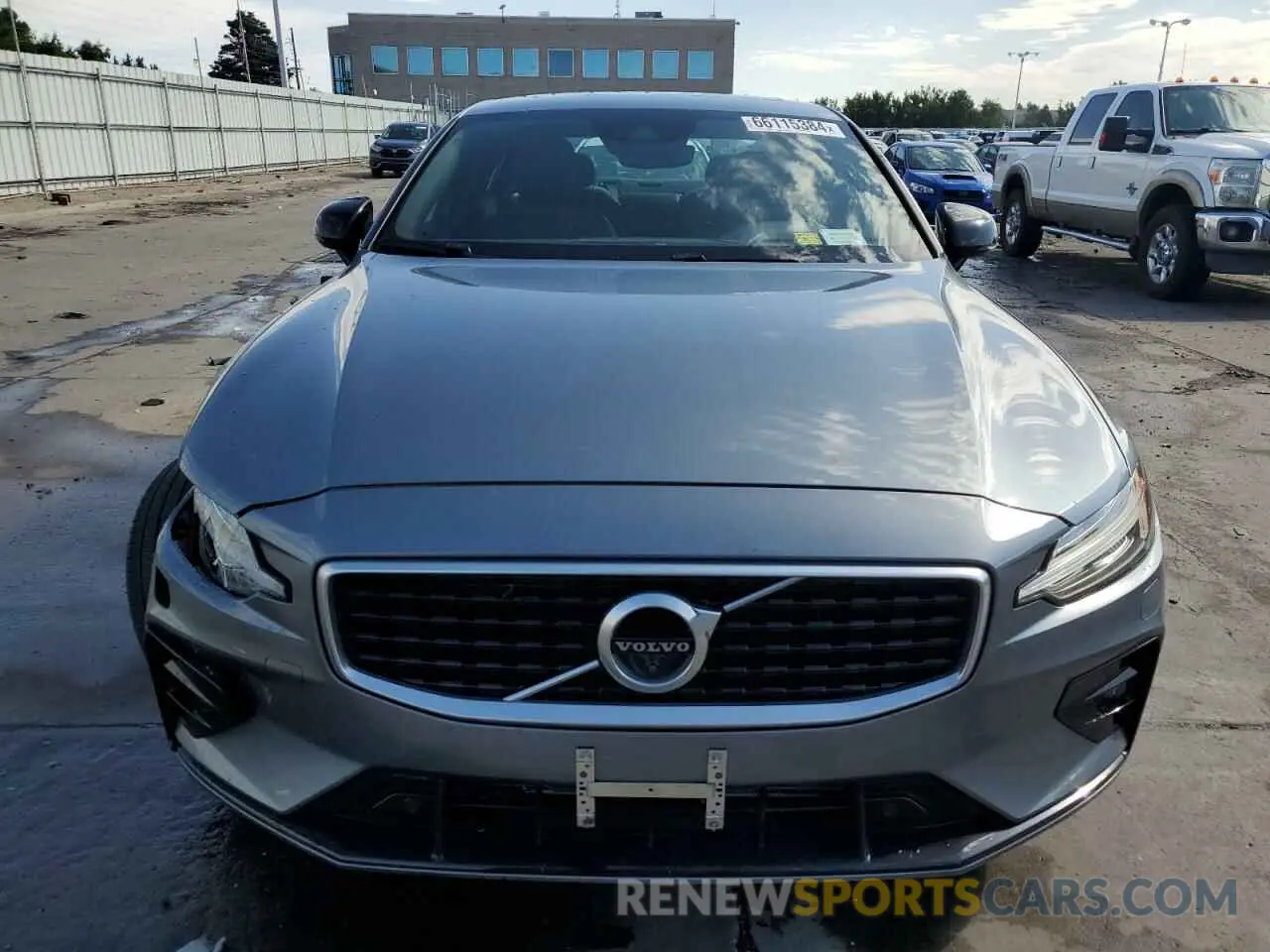 5 fotografías del automóvil dañado 7JRA22TM1KG018429 VOLVO S60 2019