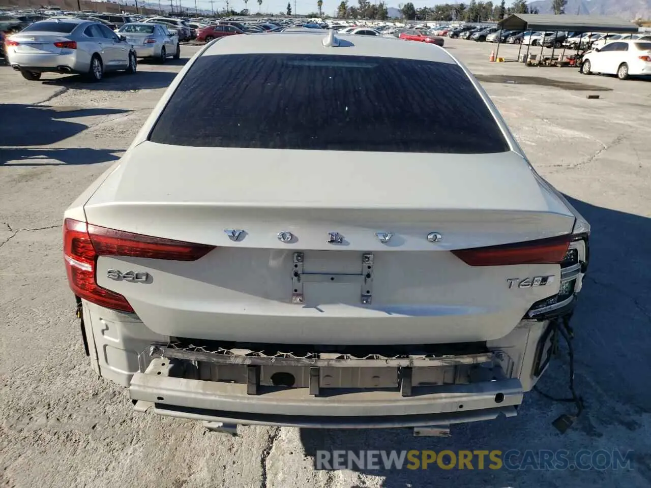 6 fotografías del automóvil dañado 7JRA22TM3KG013071 VOLVO S60 2019