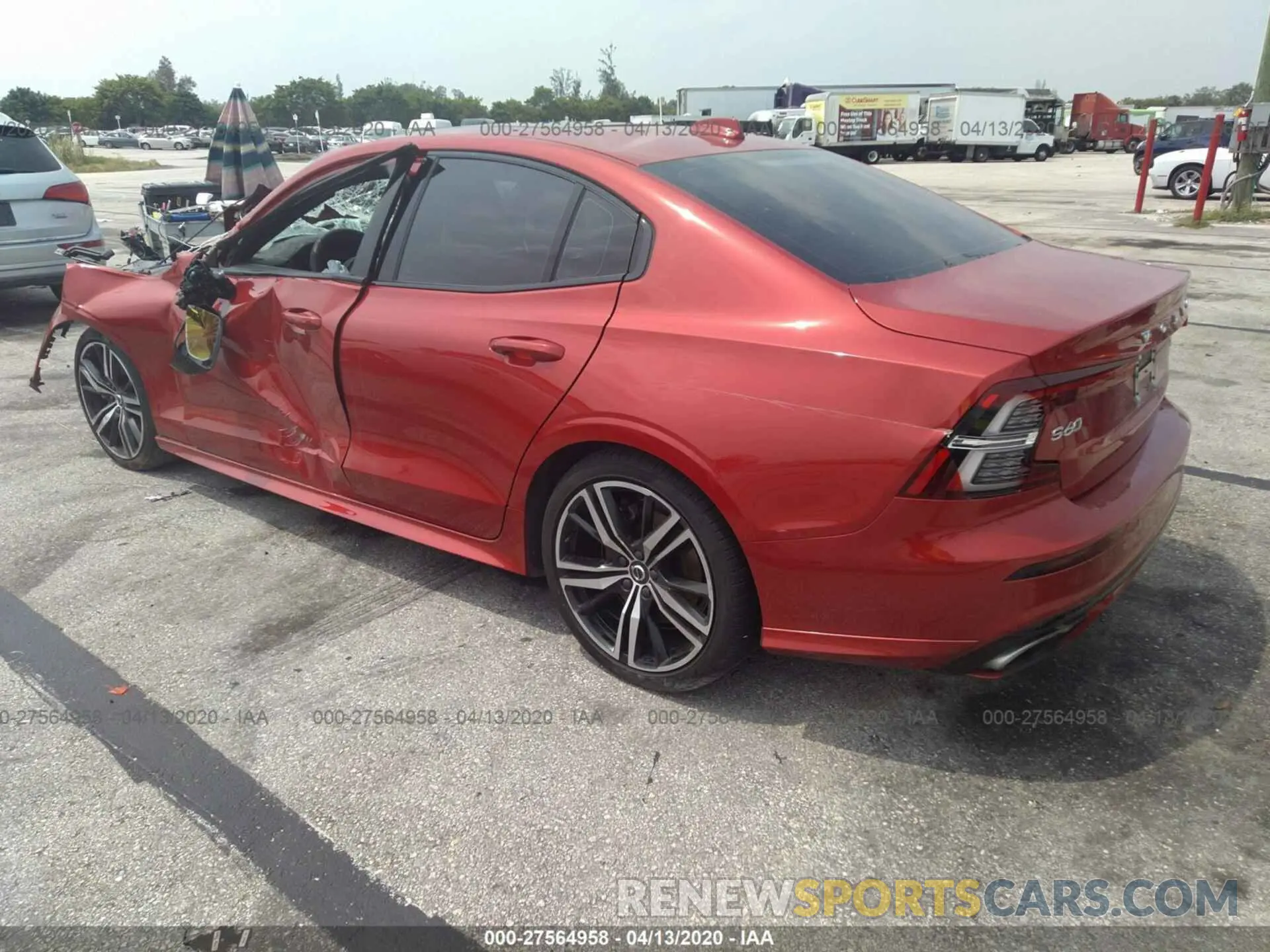 3 fotografías del automóvil dañado 7JRA22TM7KG014787 VOLVO S60 2019