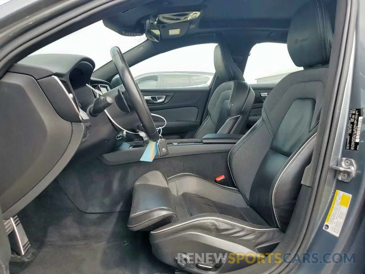 7 fotografías del automóvil dañado 7JRA22TM8KG016502 VOLVO S60 2019