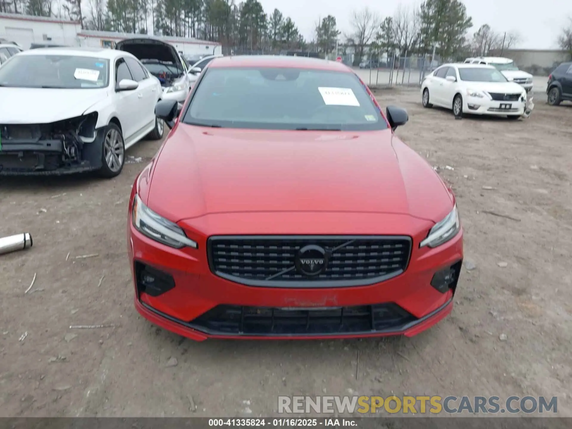 13 fotografías del automóvil dañado 7JRA22TMXKG001161 VOLVO S60 2019