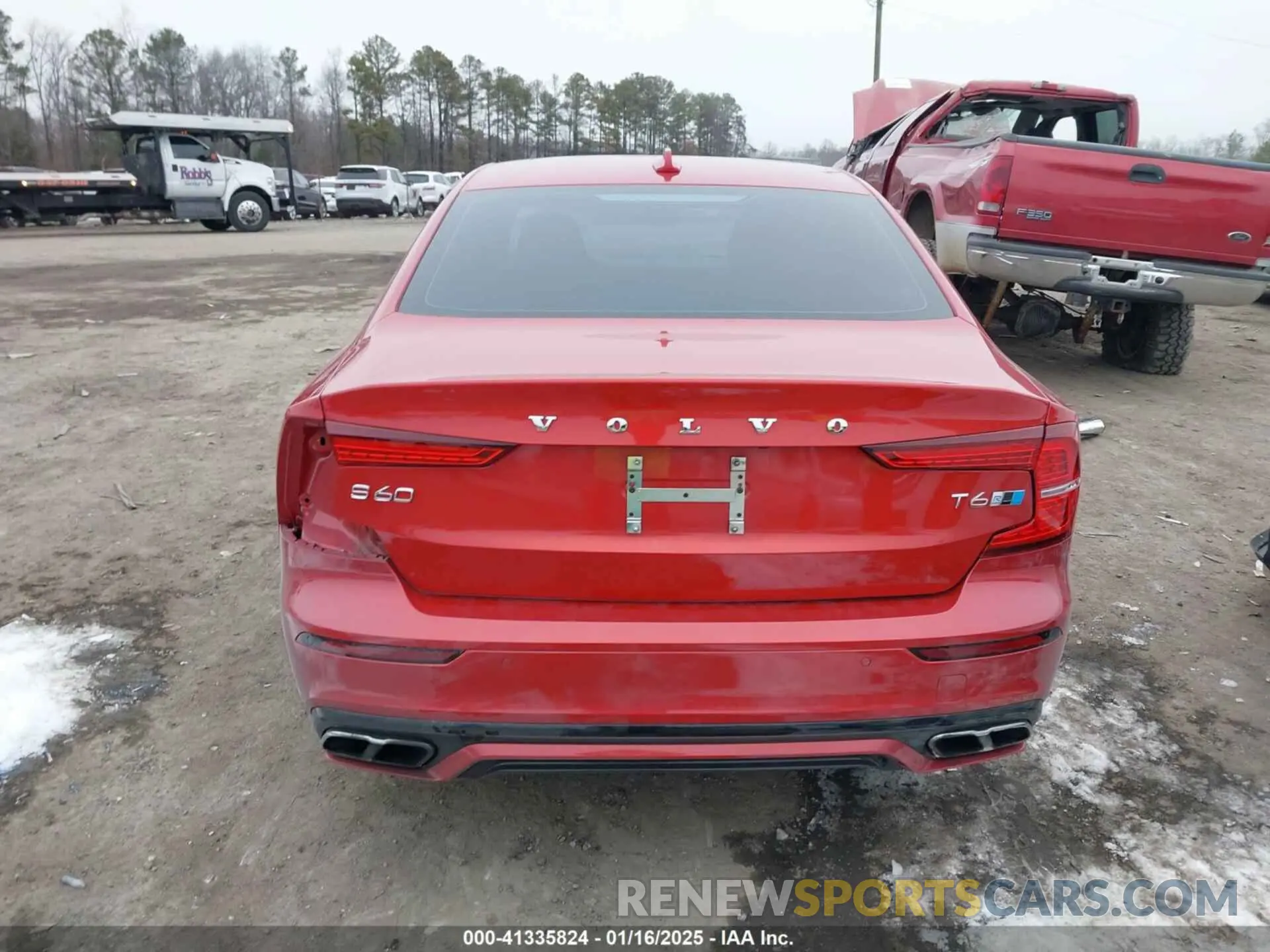 17 fotografías del automóvil dañado 7JRA22TMXKG001161 VOLVO S60 2019
