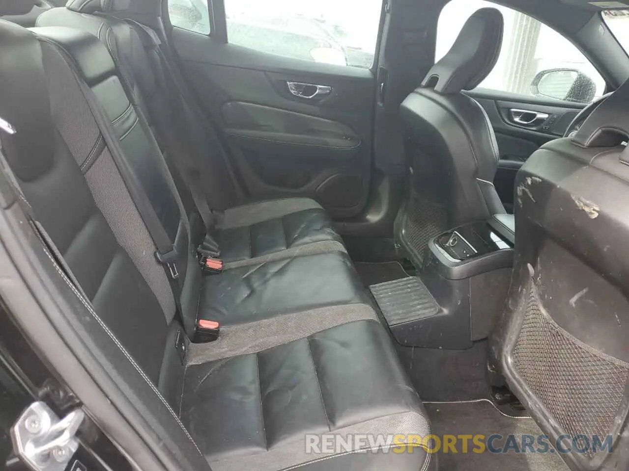 10 fotografías del automóvil dañado 7JRBR0FM0KG018082 VOLVO S60 2019