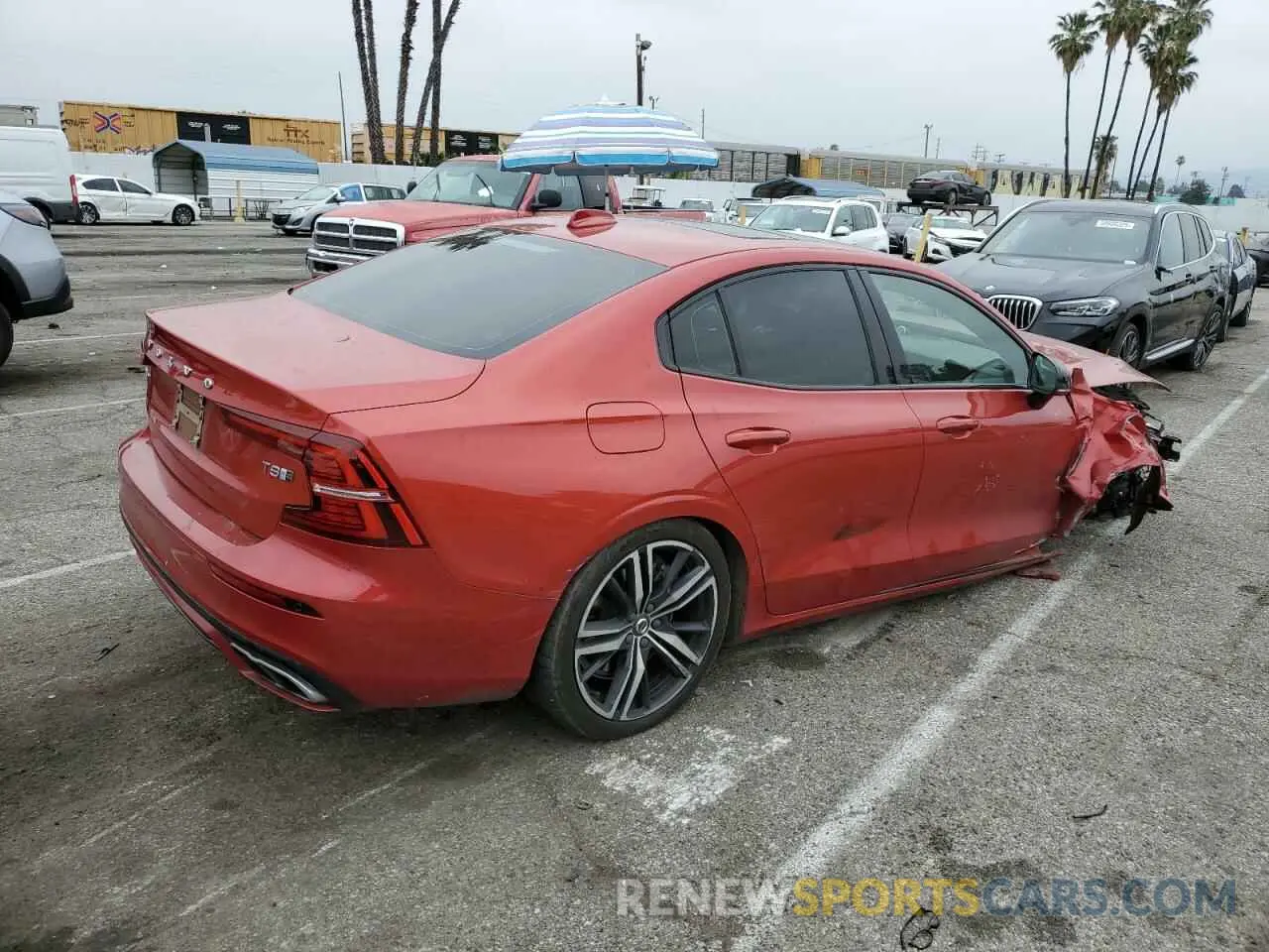 3 fotografías del automóvil dañado 7JRBR0FM9KG017741 VOLVO S60 2019