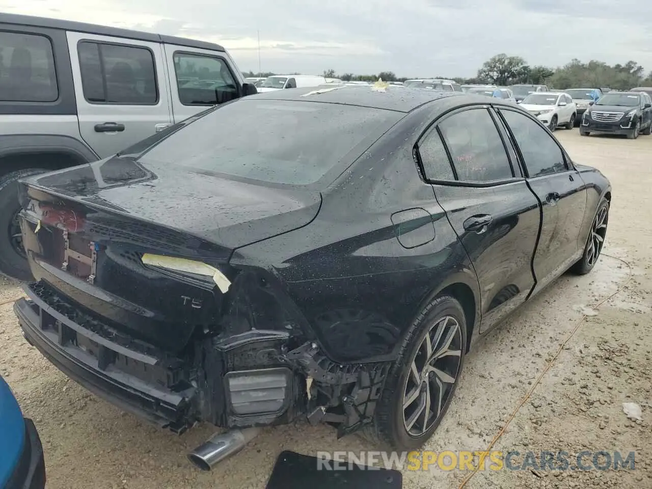 3 fotografías del automóvil dañado 7JR102FK0LG048975 VOLVO S60 2020