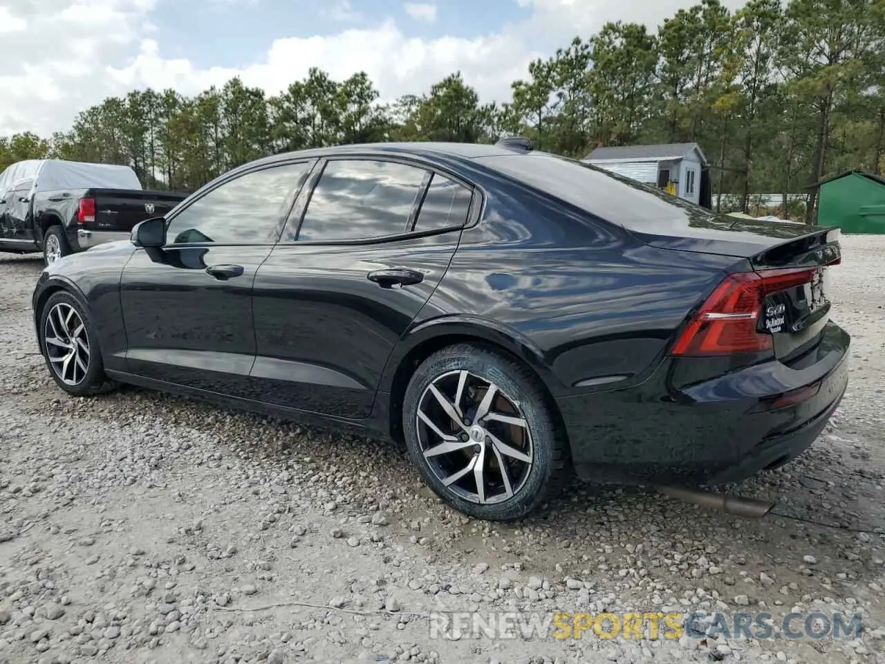 2 fotografías del automóvil dañado 7JR102FK2LG066880 VOLVO S60 2020