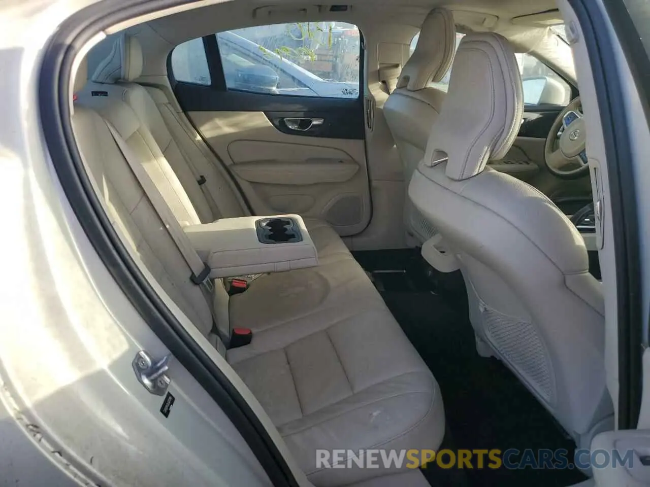 10 fotografías del automóvil dañado 7JR102FK3LG072798 VOLVO S60 2020