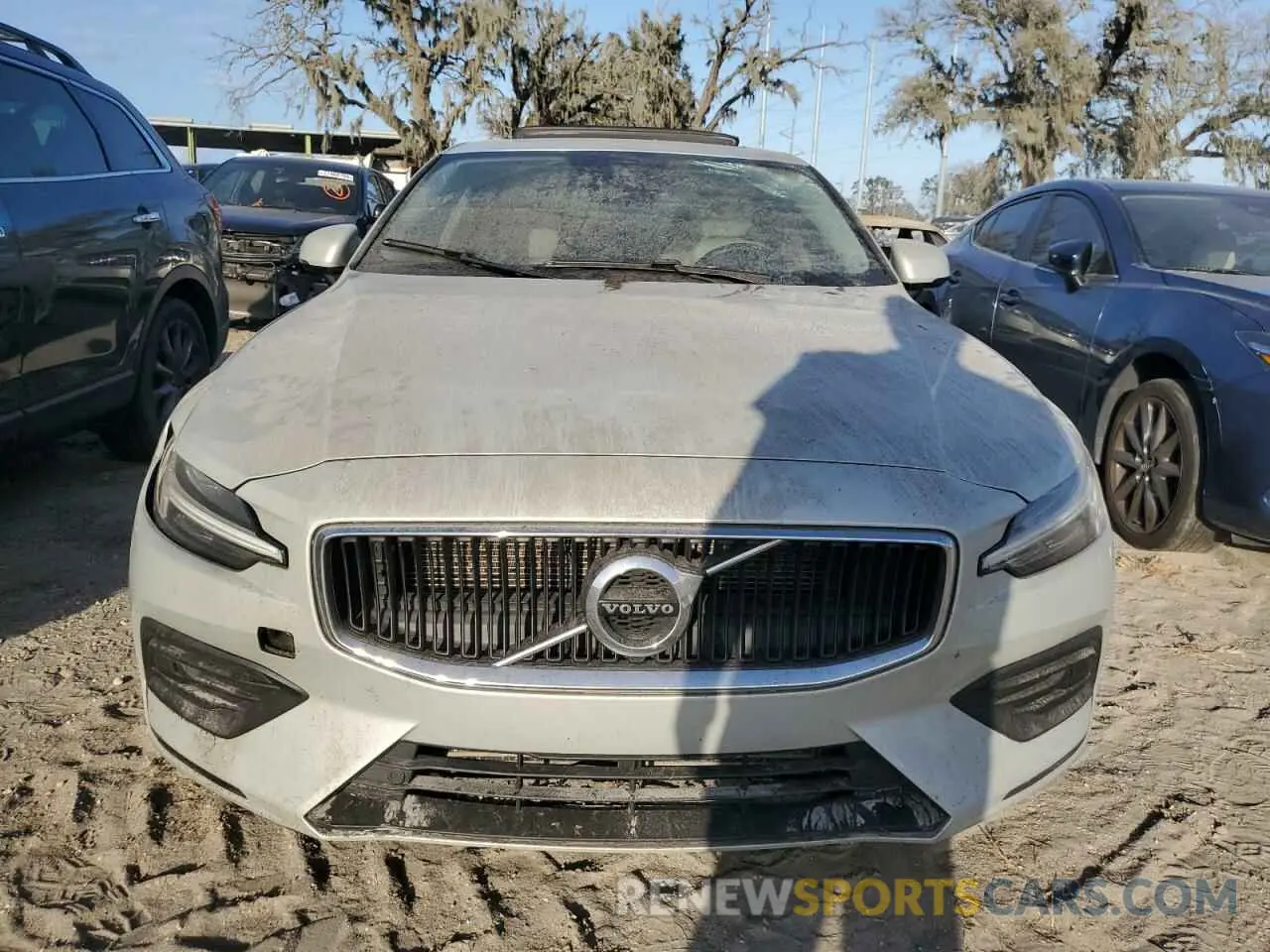 5 fotografías del automóvil dañado 7JR102FK3LG072798 VOLVO S60 2020