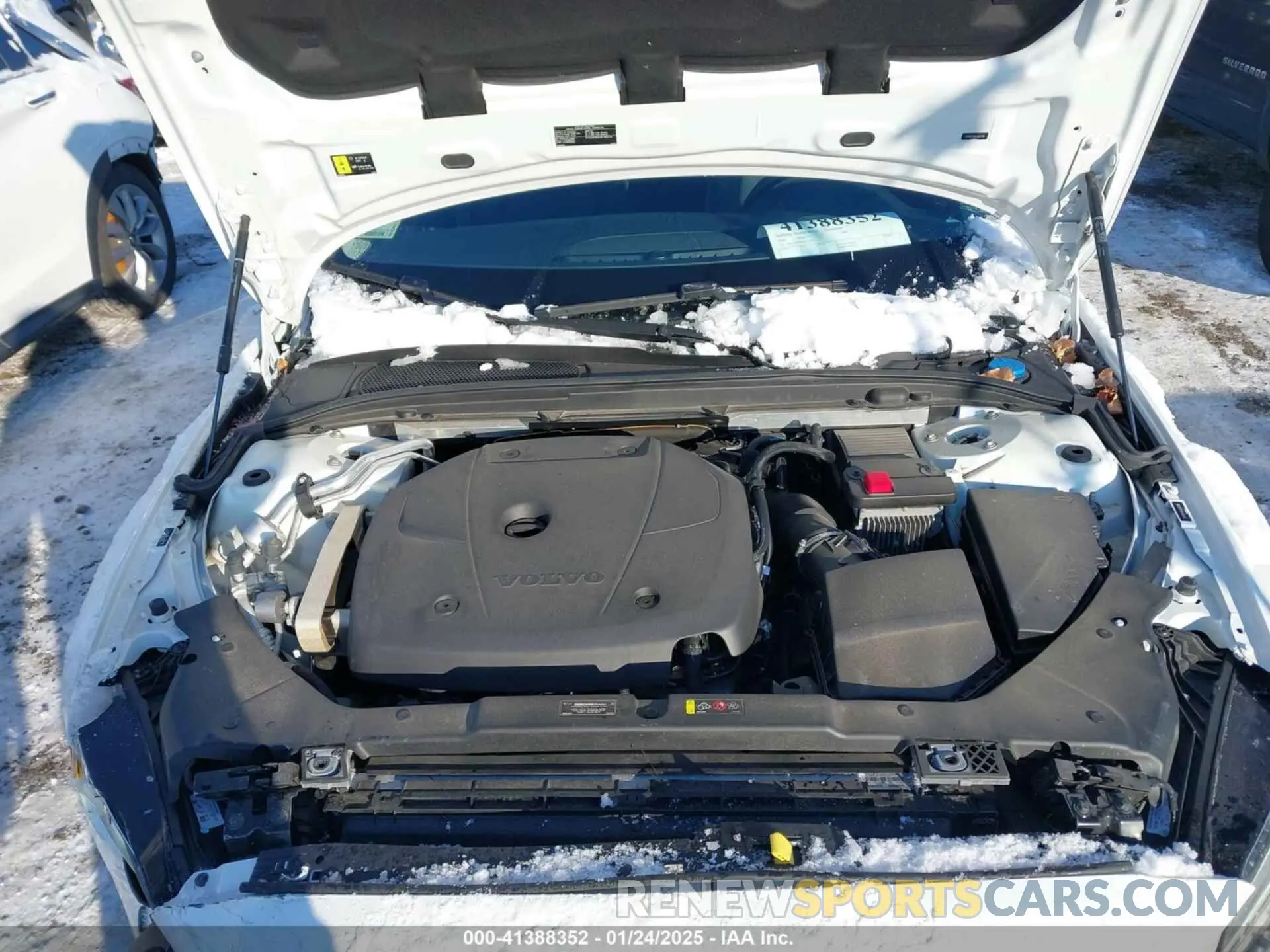 10 fotografías del automóvil dañado 7JR102FK6LG037799 VOLVO S60 2020