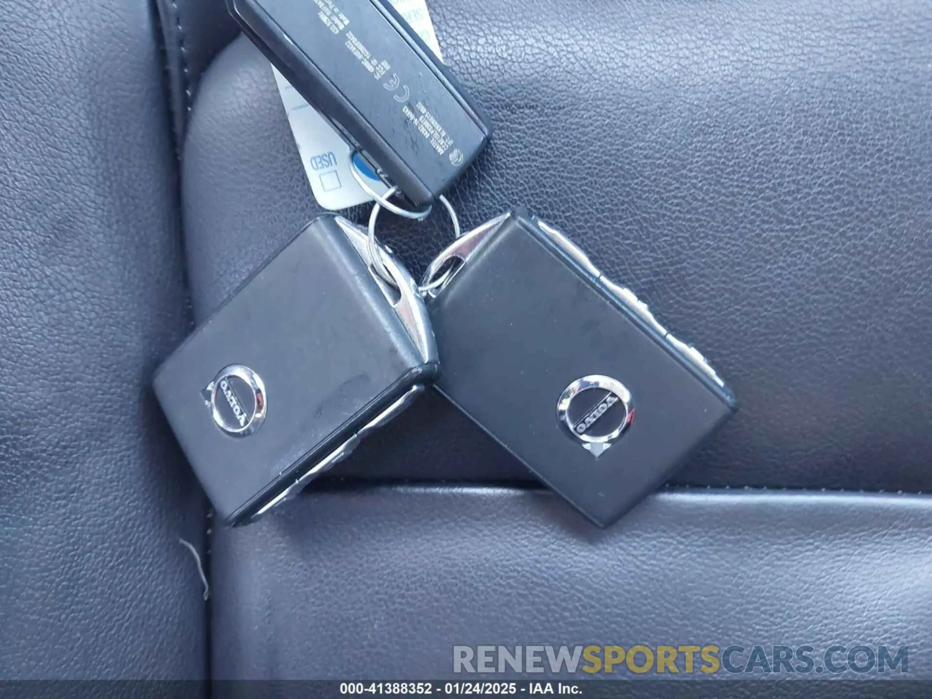 11 fotografías del automóvil dañado 7JR102FK6LG037799 VOLVO S60 2020