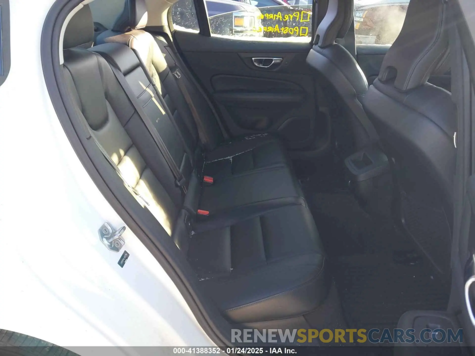 8 fotografías del automóvil dañado 7JR102FK6LG037799 VOLVO S60 2020