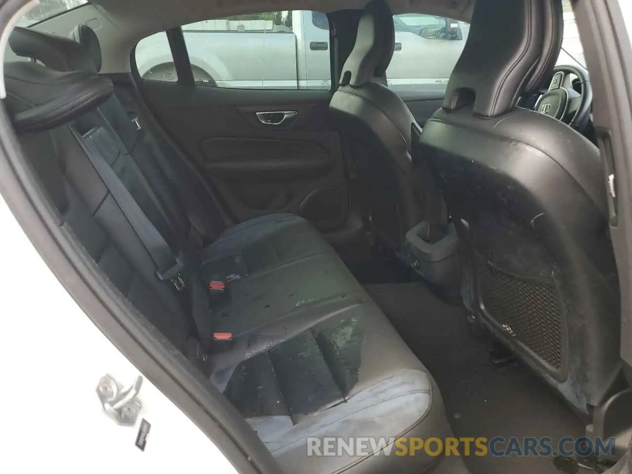 10 fotografías del automóvil dañado 7JR102FK6LG049841 VOLVO S60 2020