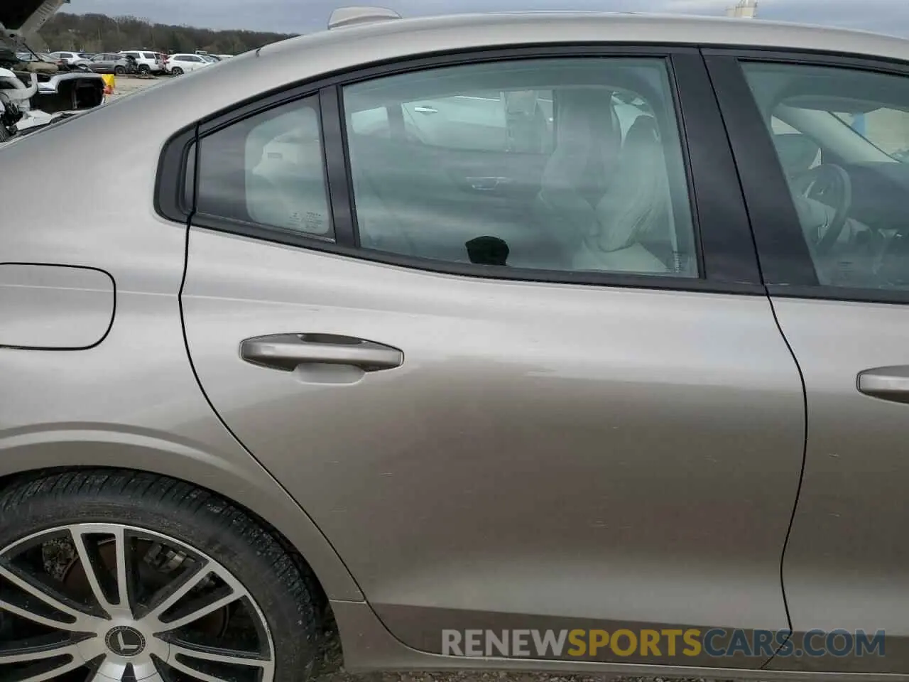 11 fotografías del automóvil dañado 7JR102FK6LG064744 VOLVO S60 2020
