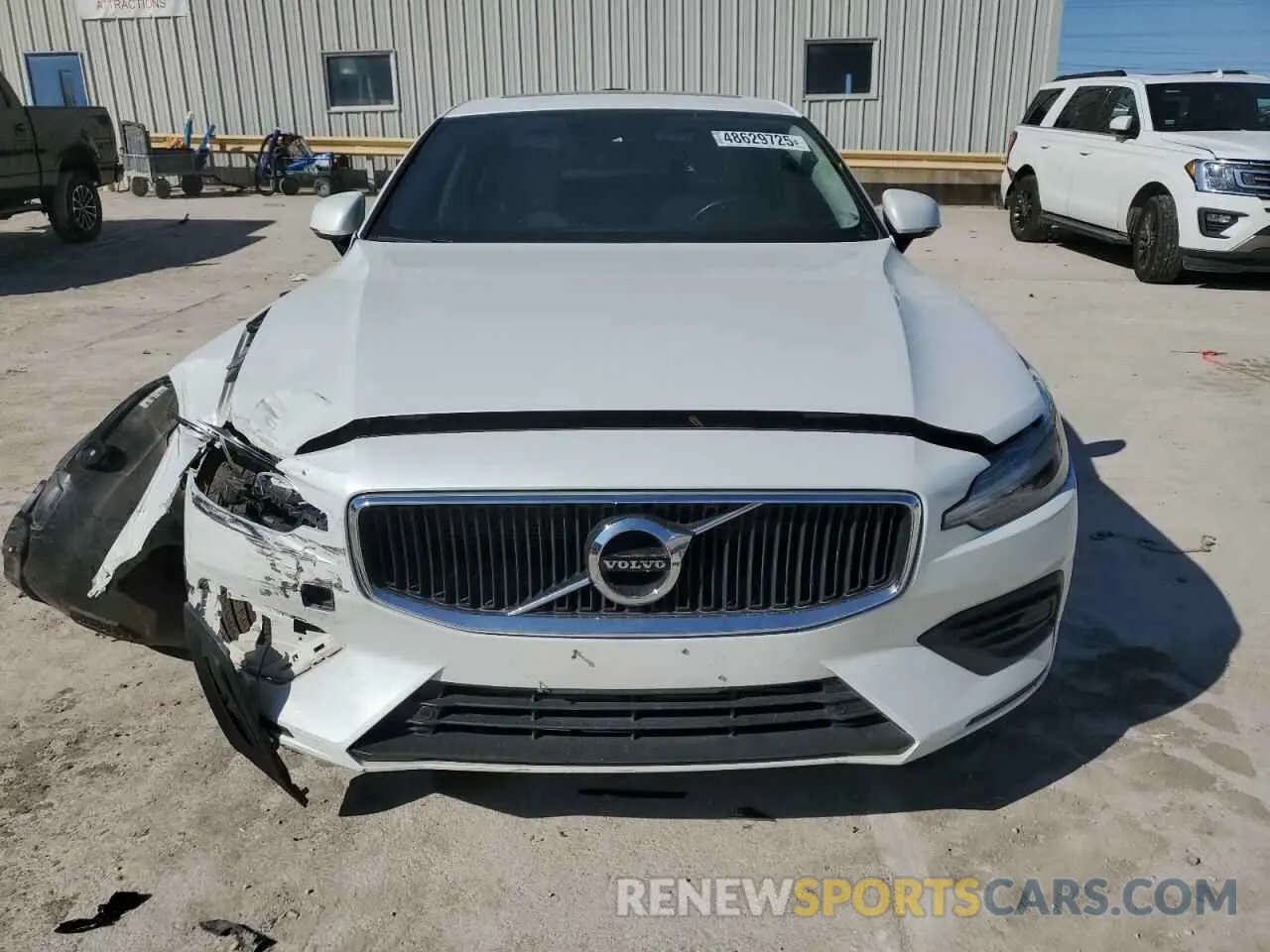 5 fotografías del automóvil dañado 7JR102FK7LG038685 VOLVO S60 2020