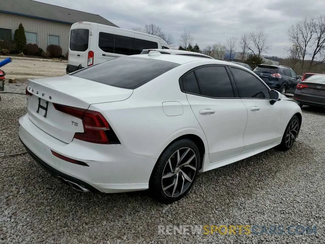 3 fotografías del automóvil dañado 7JR102FK7LG040680 VOLVO S60 2020