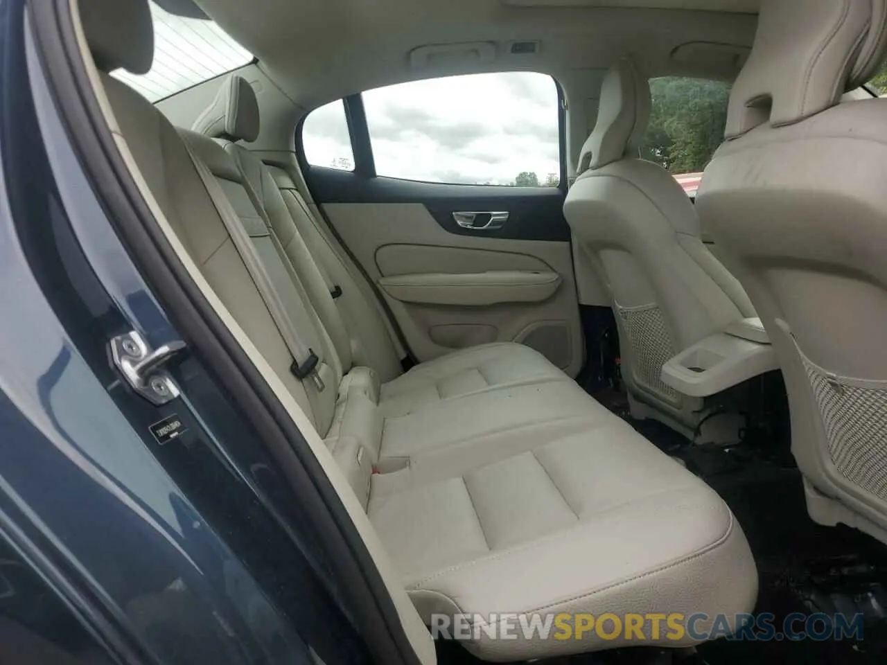 10 fotografías del automóvil dañado 7JR102FK7LG064834 VOLVO S60 2020
